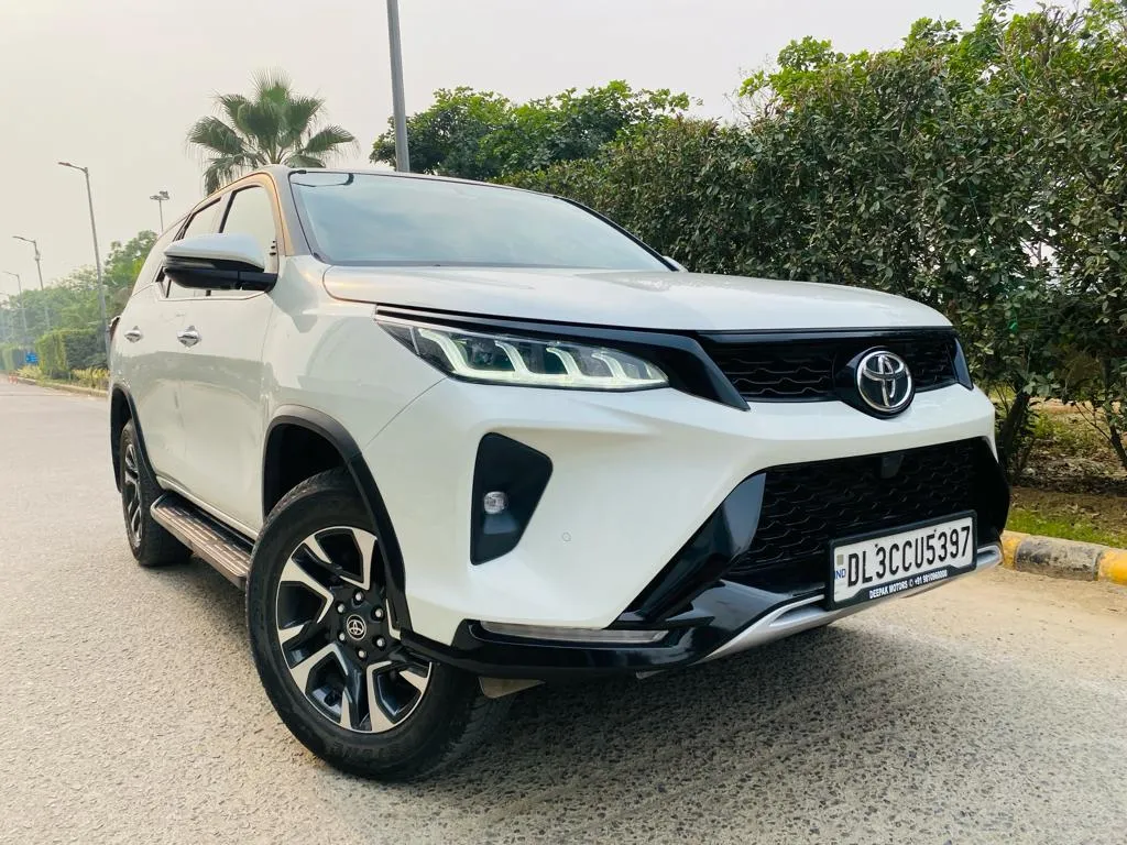 Toyota Legender Automatic view 2