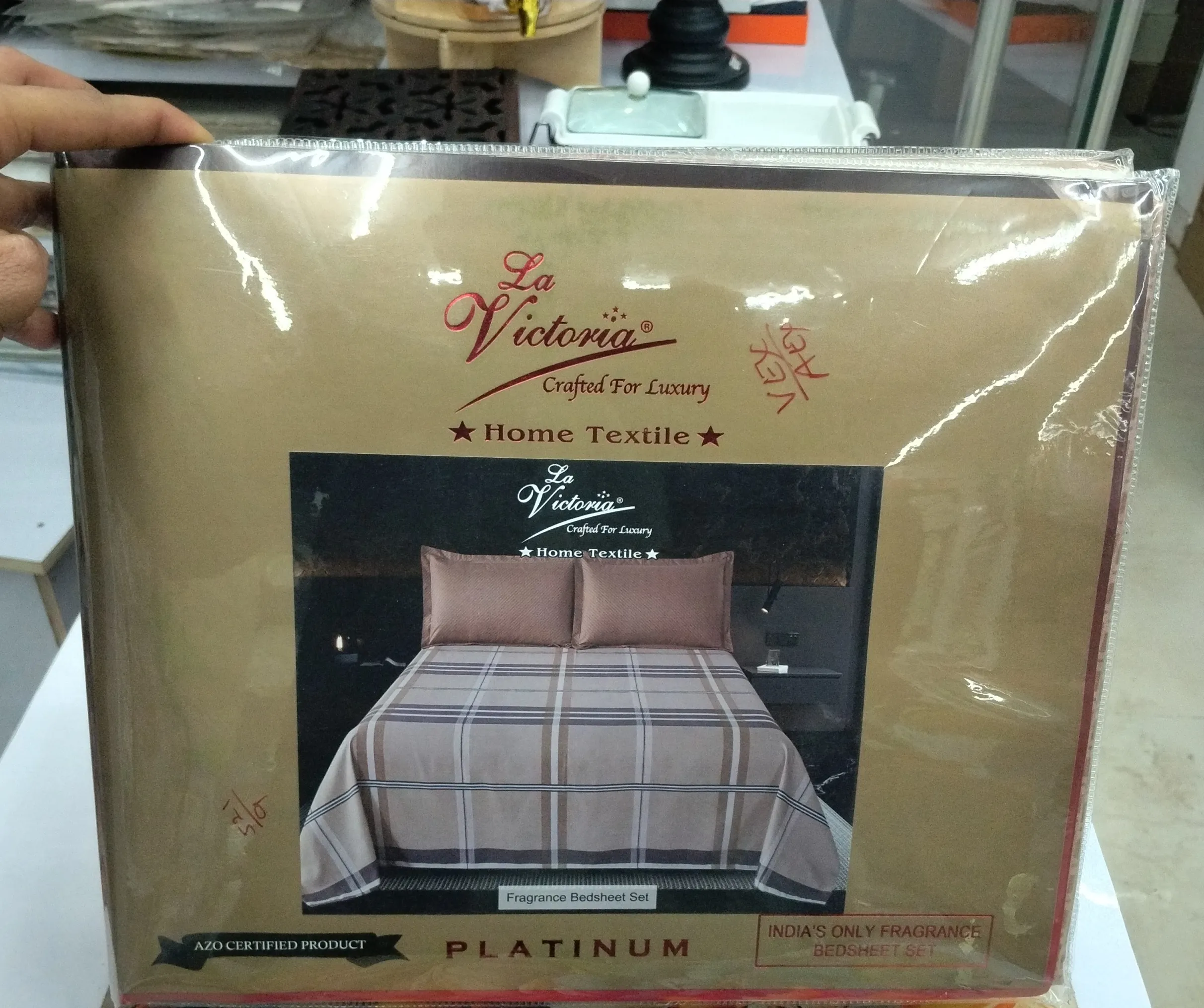 La Victoria Fragrance Bedsheet Set view 2