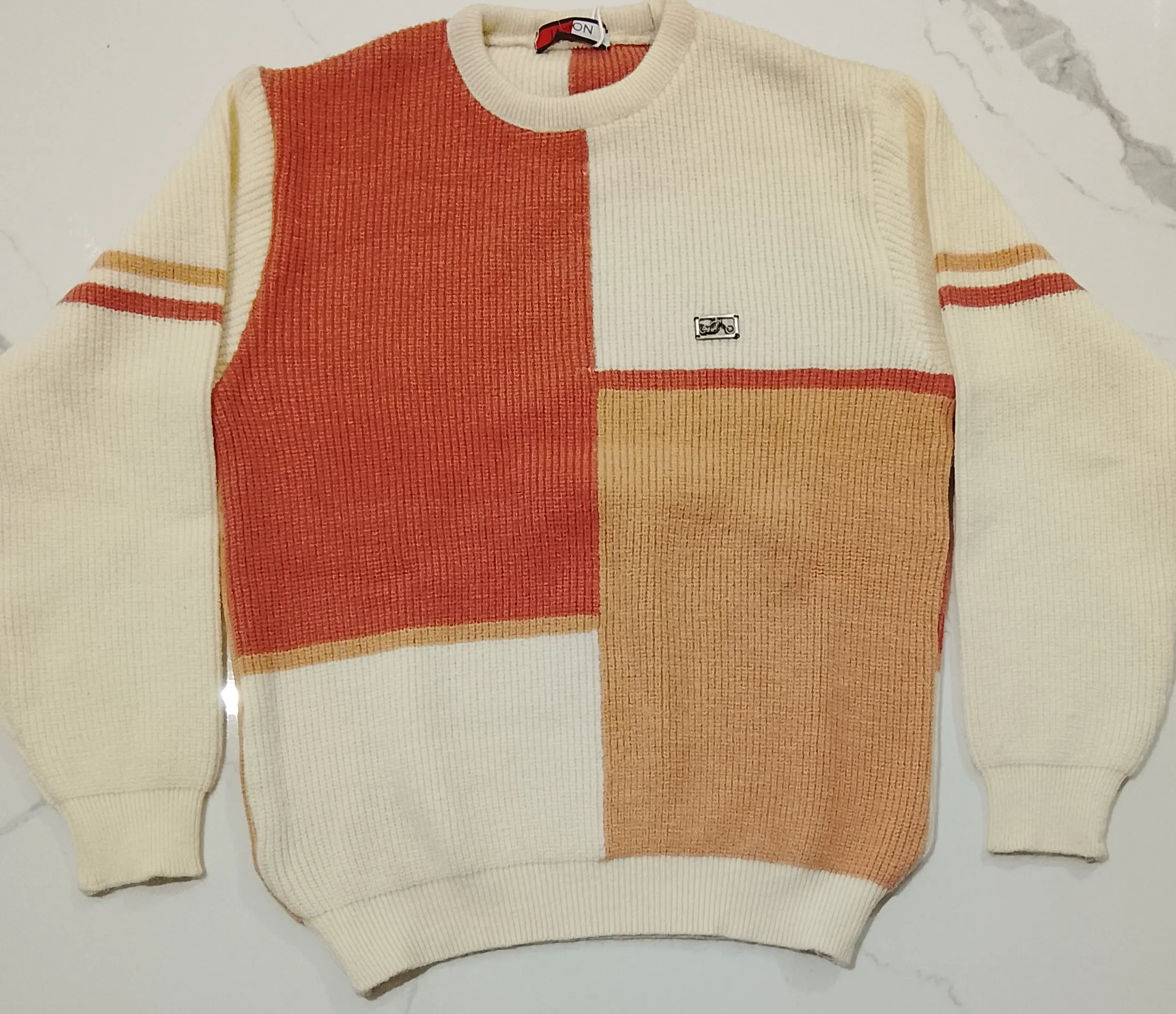 The Mirror Story Boy Pullover 005 view 2