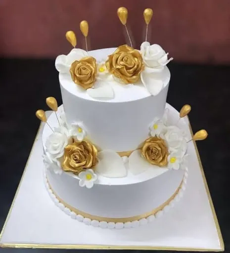 Gold and White Floral Cake 2 Kg view 2