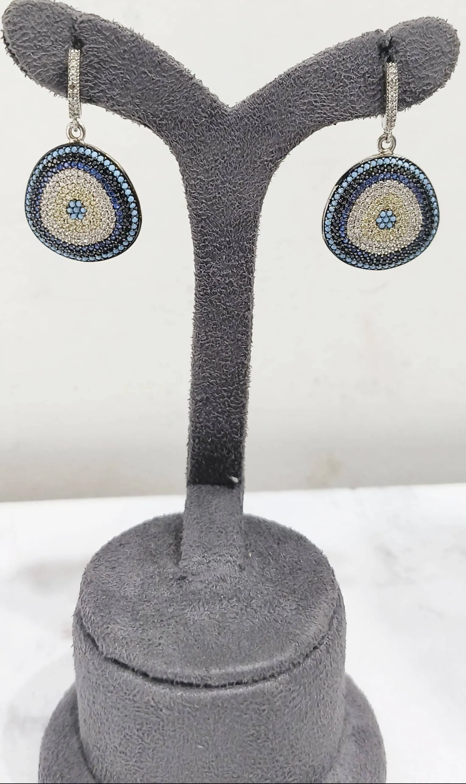 Sapphire and Diamond Pendant Necklace (AVSPD-05/AVSER-04) view 4