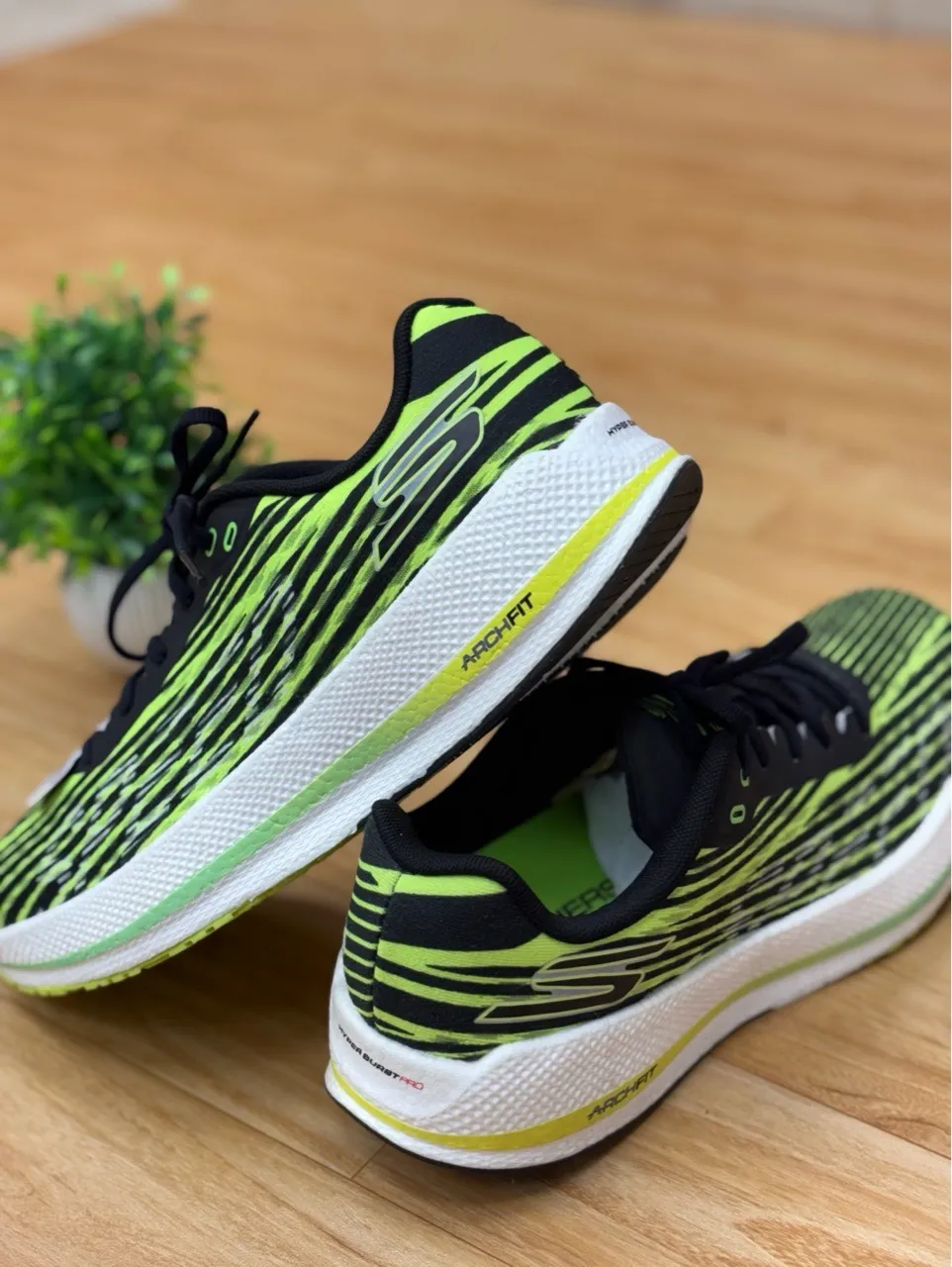 SKECHERS Arch Fit view 3