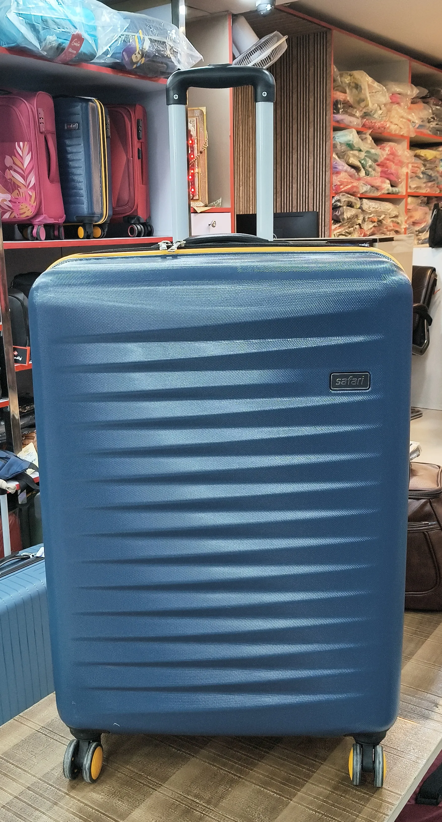 Safari Luggage Large Size 78 CM With 5 Years Replacement Guarantee view 3