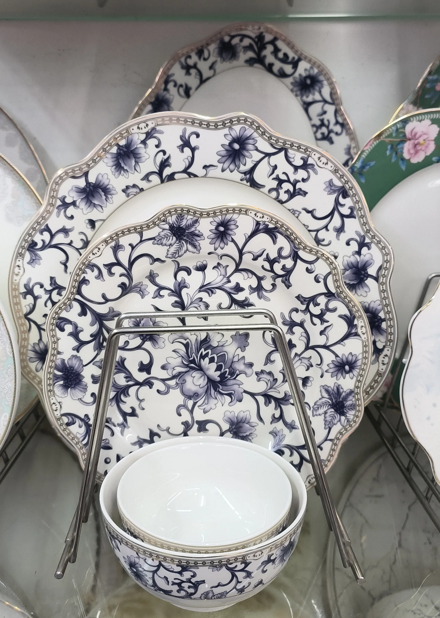 Fine Porcelain Dinner Set view 2