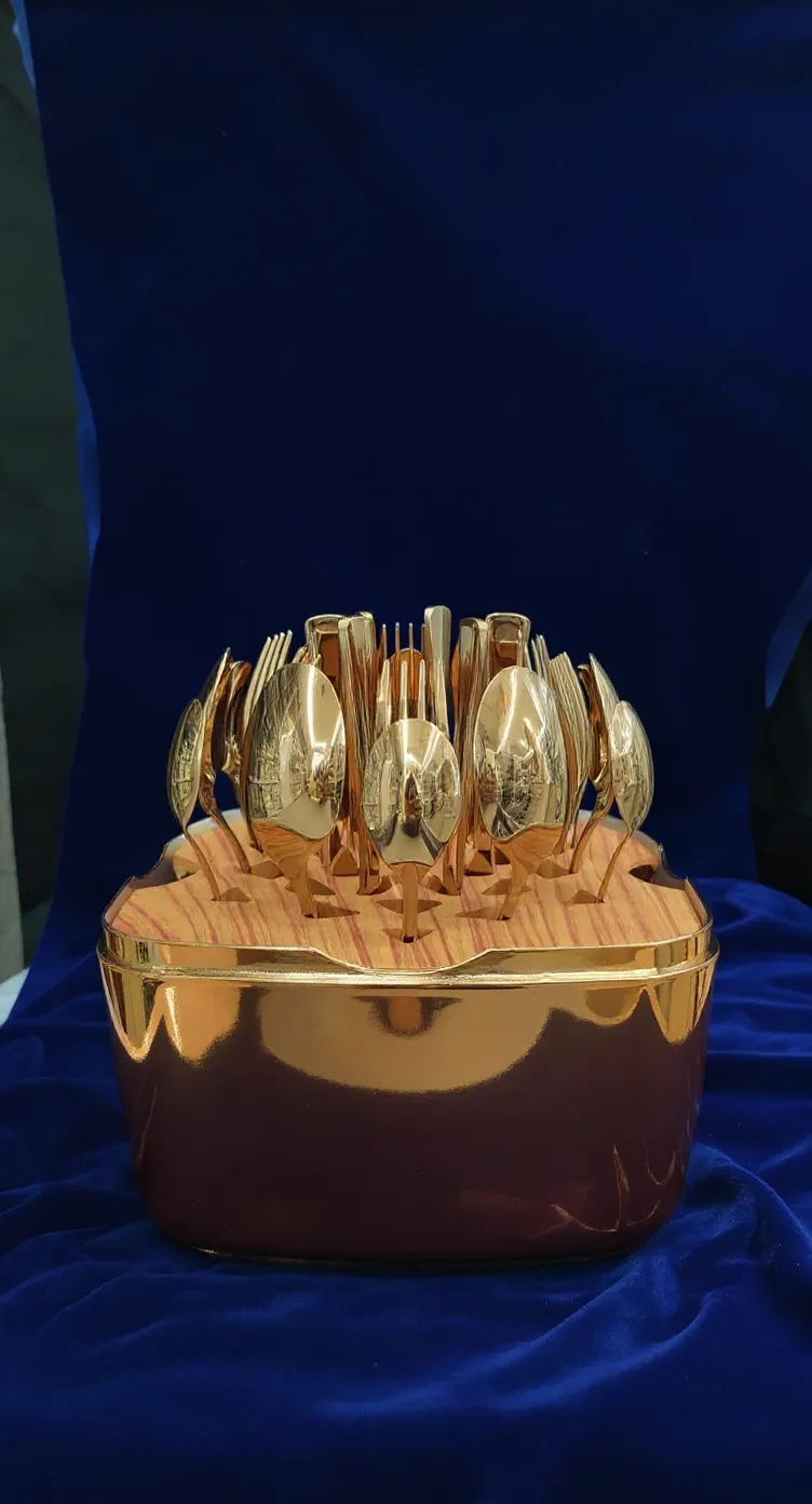 Decorative Cutlery Set Gold N Silver view 3