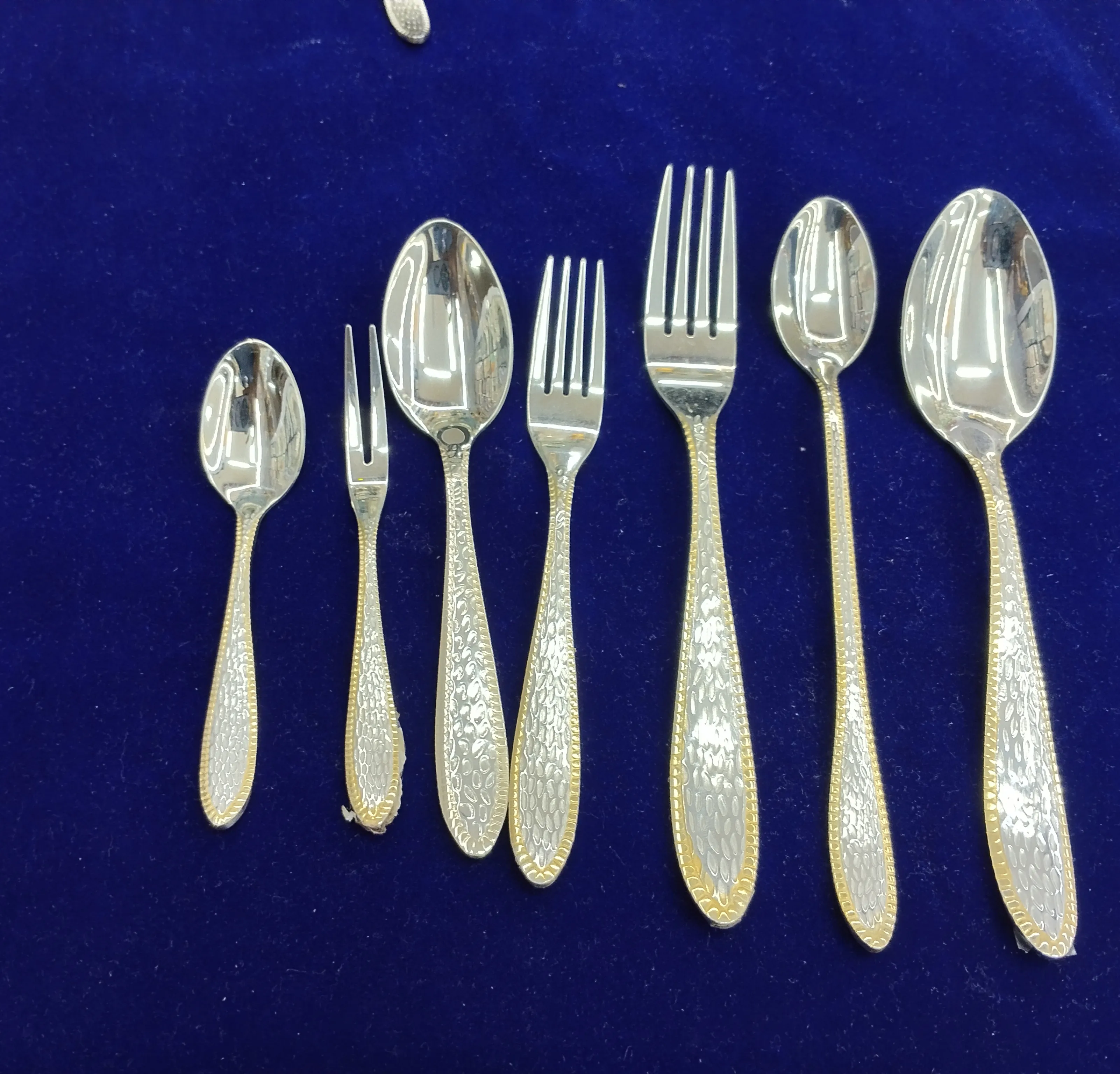 Luxurious Cutlery Set view 2
