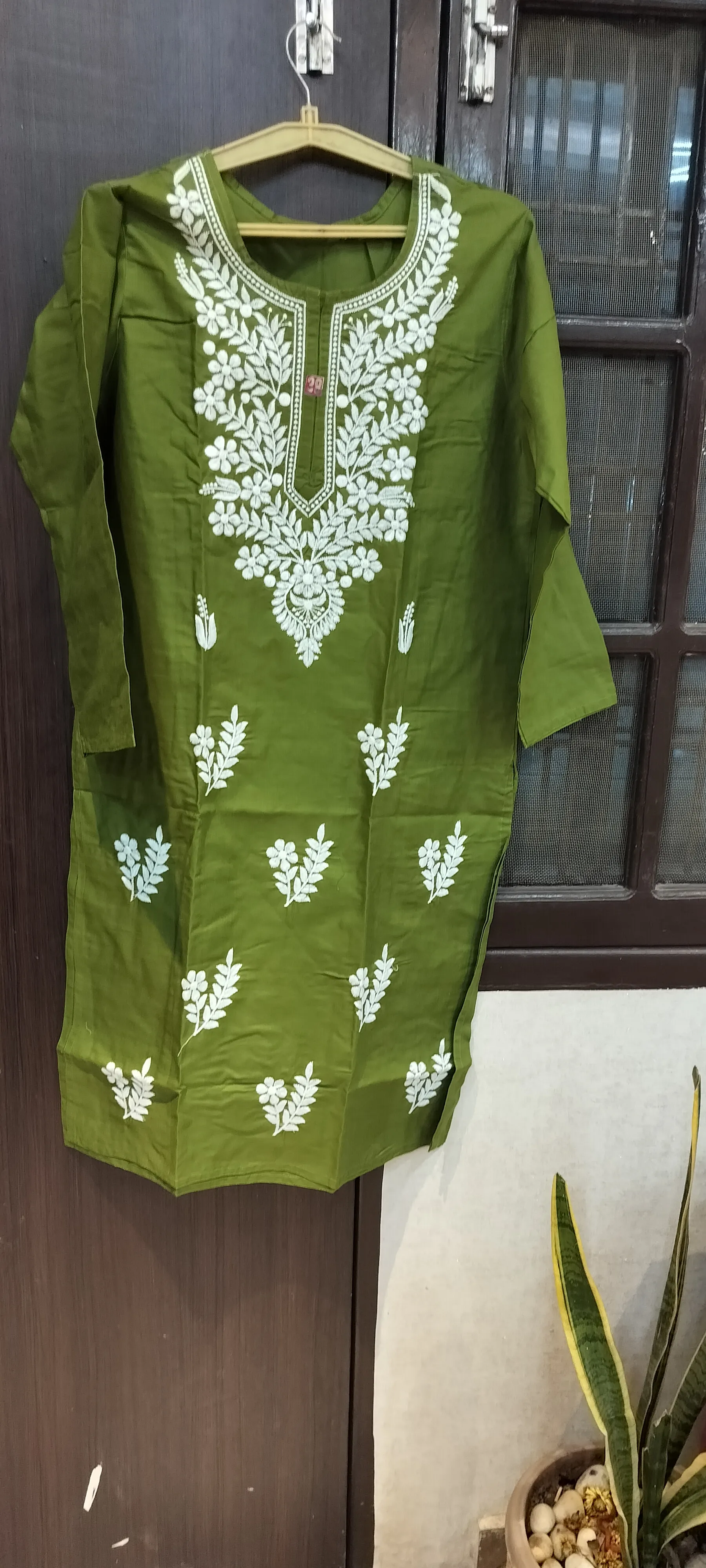 Chickankari Embroidered Kurti Fabric Cotton view 2