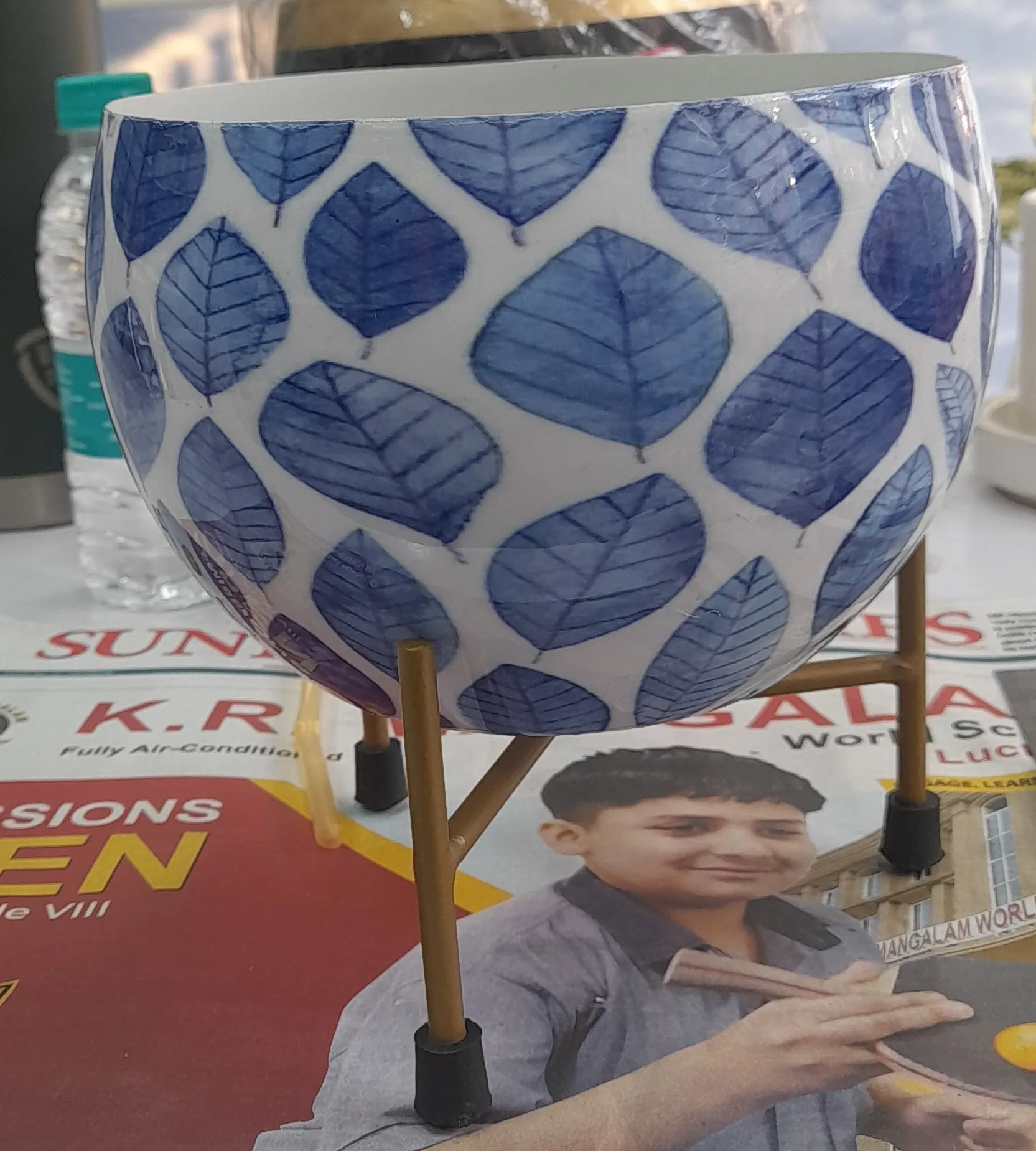Ceramic Leaf Pattern Planter 6"H&6"W view 2