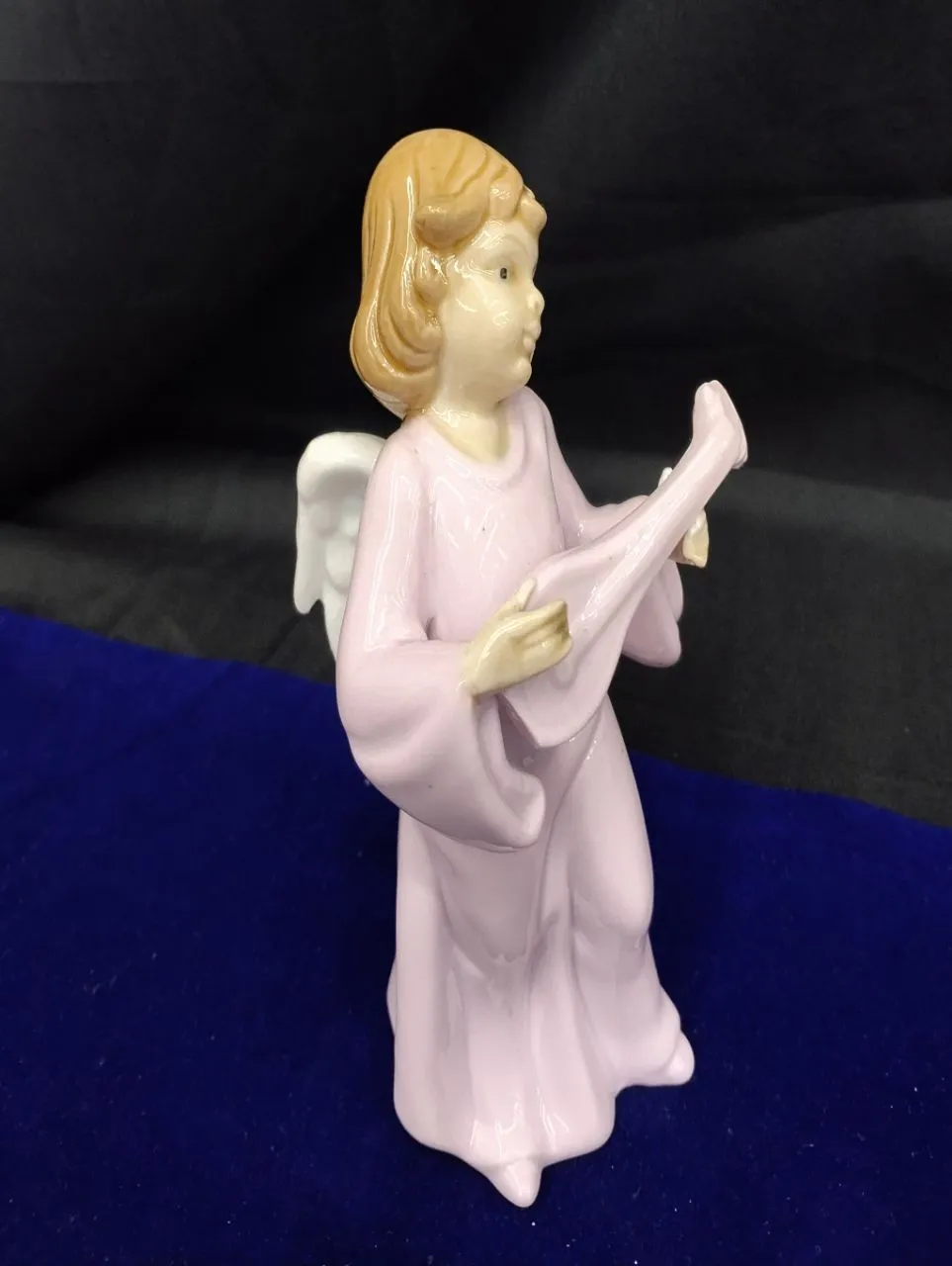 Porcelain Angel Figurine Maestro view 9