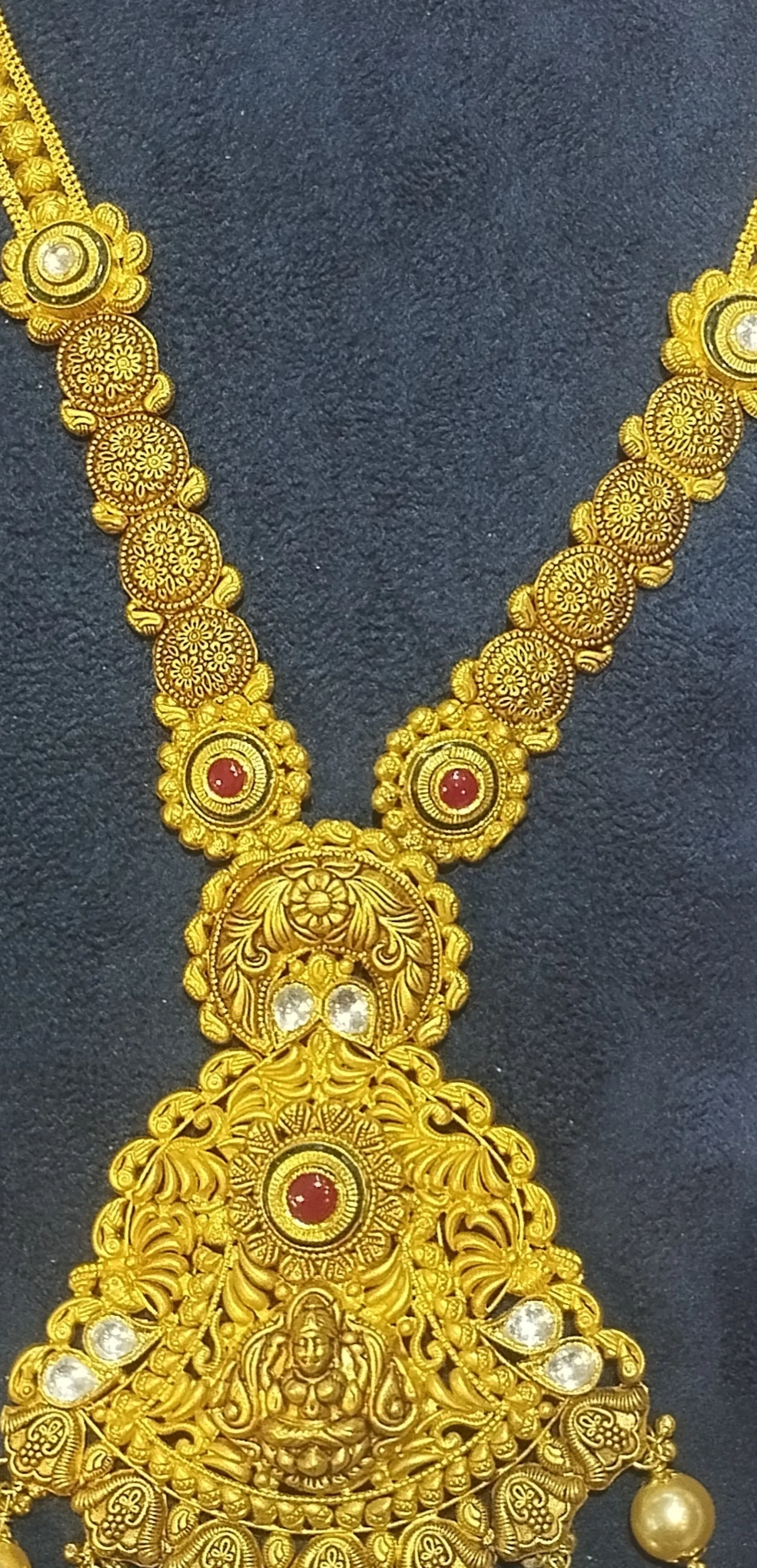 Gold Necklace Tempperd Jwellery view 2