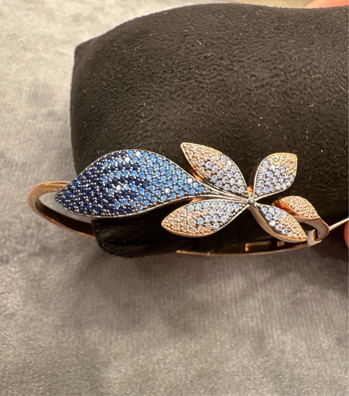 Shimmer & Shine Leaf Pattern Bracelet view 2