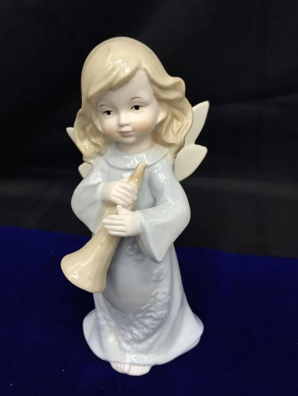 Porcelain Angel Figurine Maestro view 5