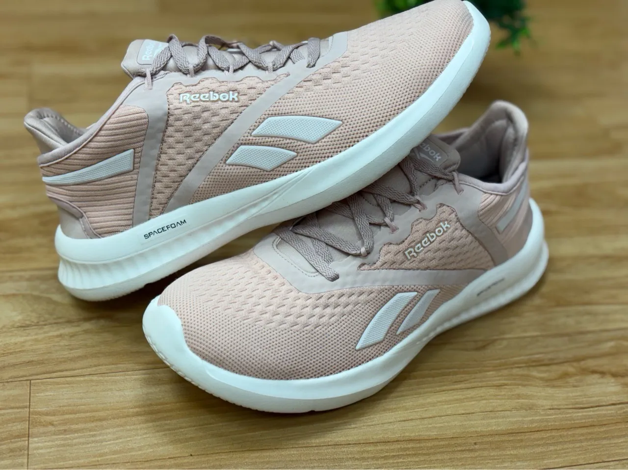 Reebok Sneakers view 3
