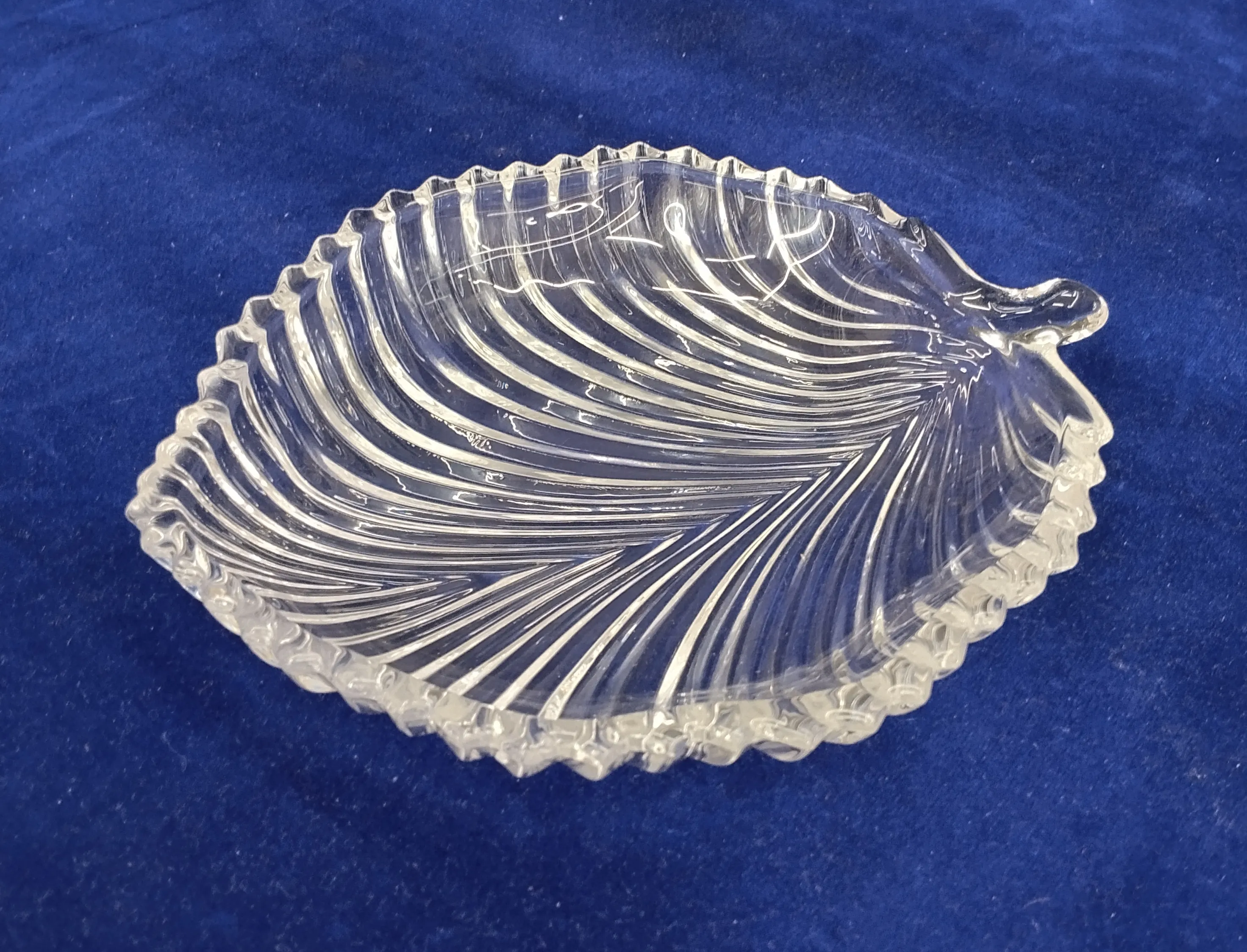 Leaf-Shaped Glass Dish view 2