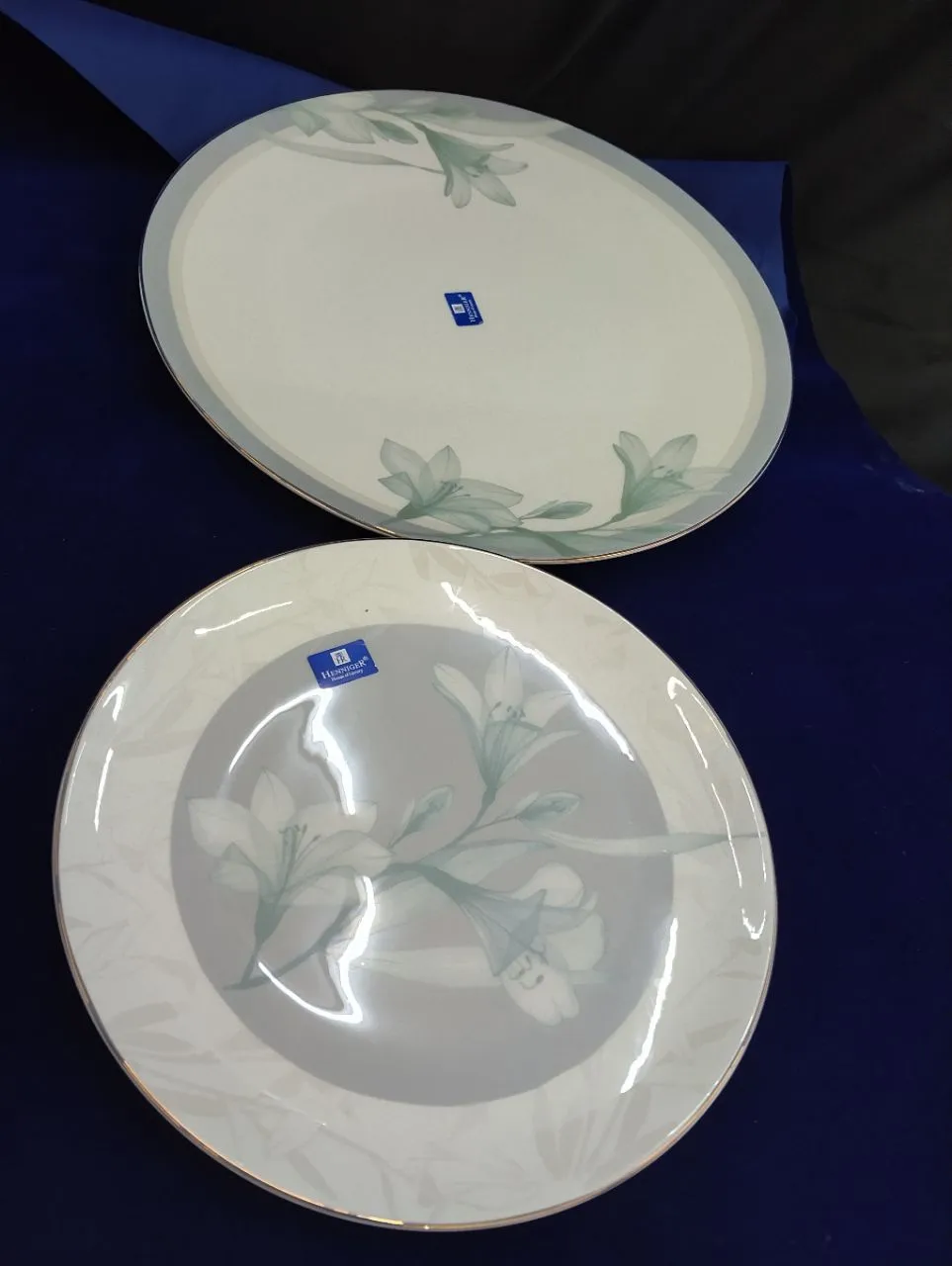 Heninger Floral Ceramic Plates view 2