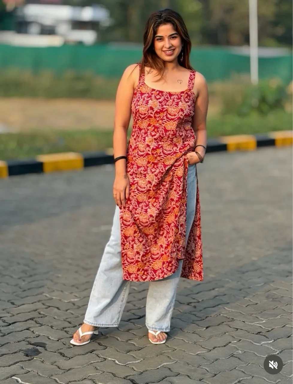 ‘Gulzar’ Kurti New - Red view 6
