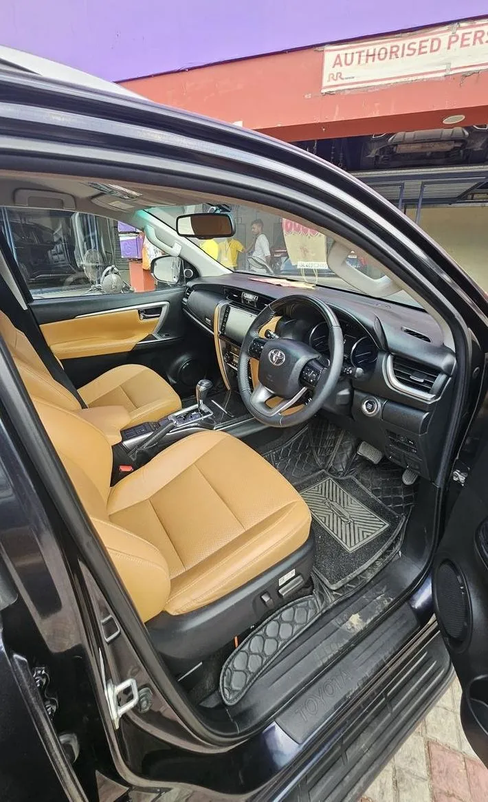 Decorated Compact SUV Fortuner SIGMA 4 Black view 5