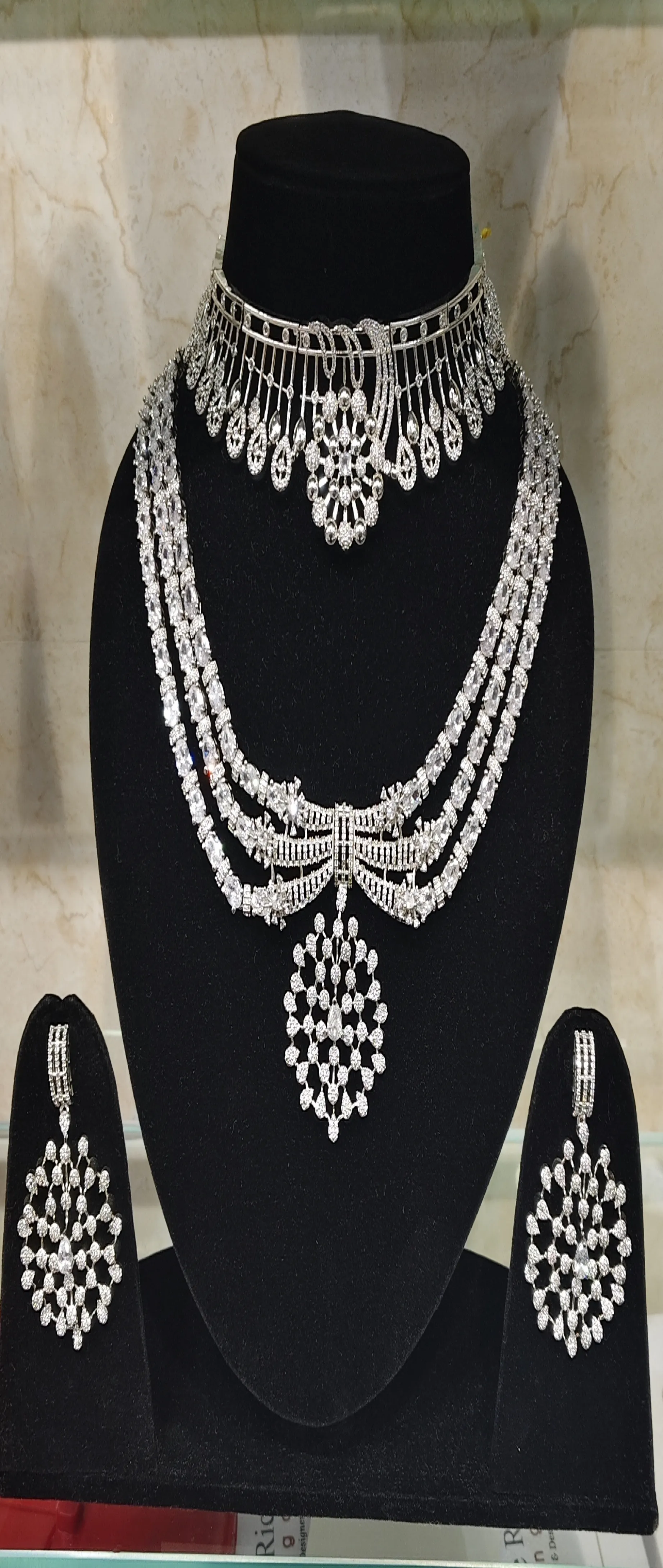 Ad Diamond Necklace Set view 2