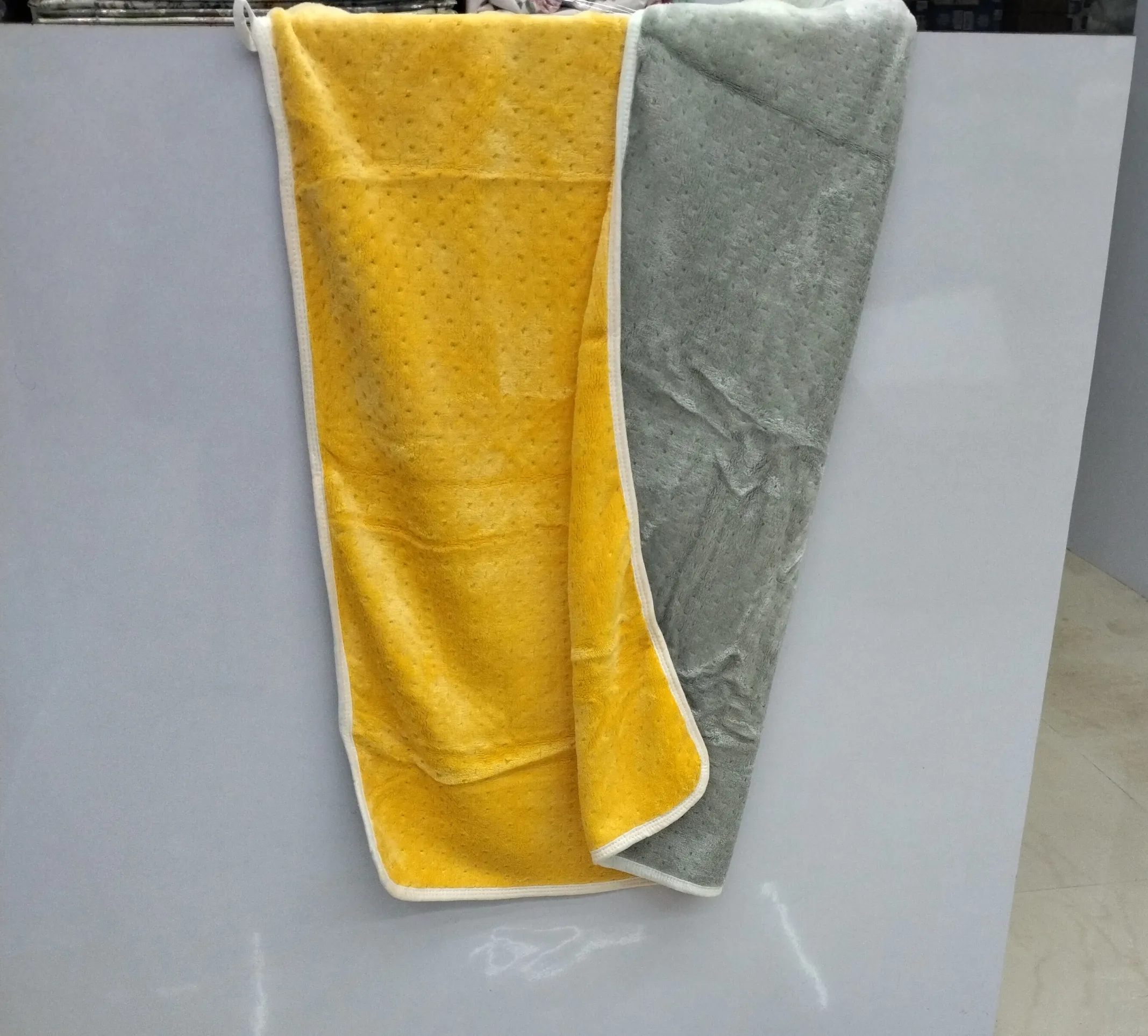 Yellow and Gray Towel Set view 2