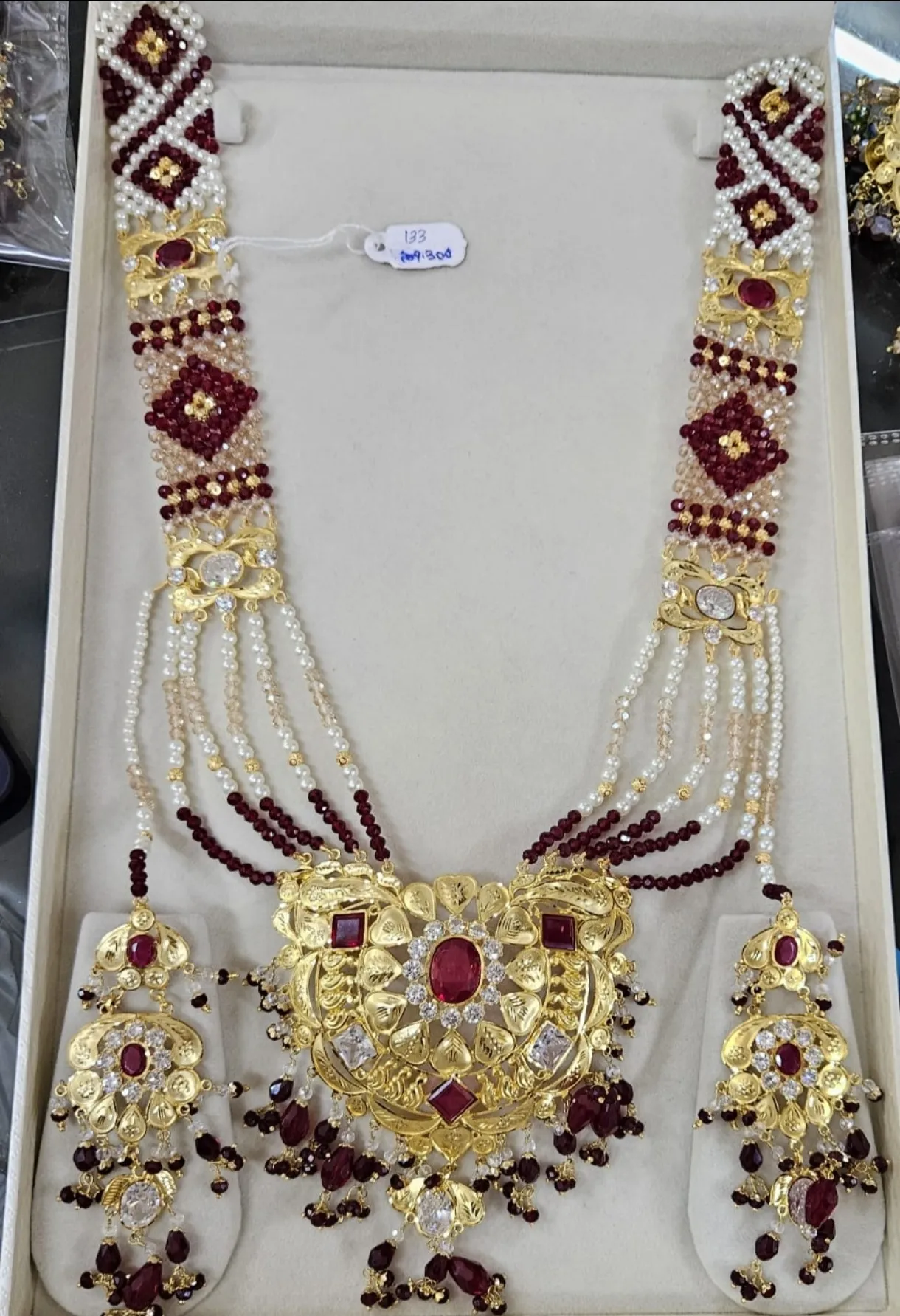 Trending Gold Set view 2