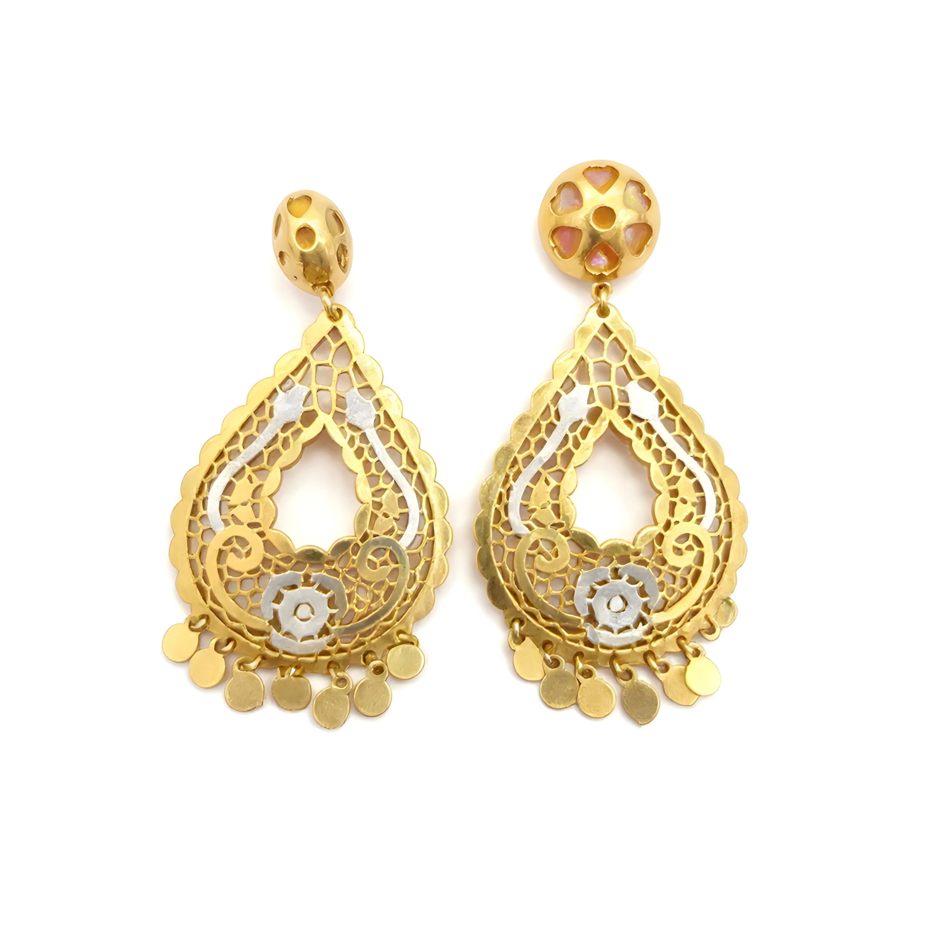 Elegant Gold Filigree Earring view 2