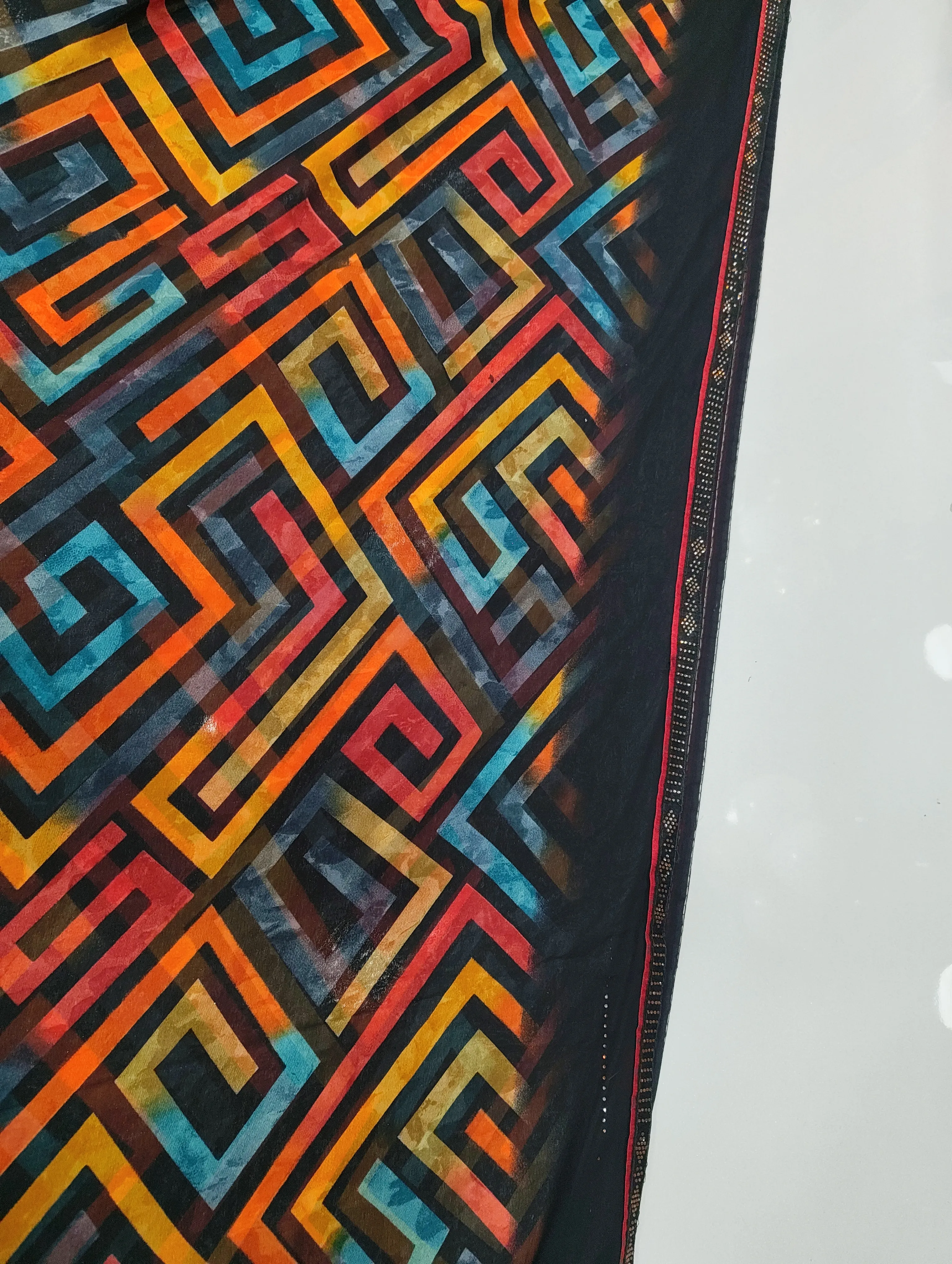 Geometric Pattern Saree view 2