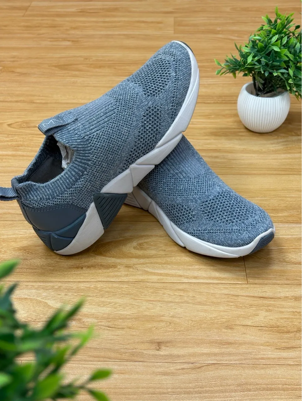 Sketchers Sneakers view 3