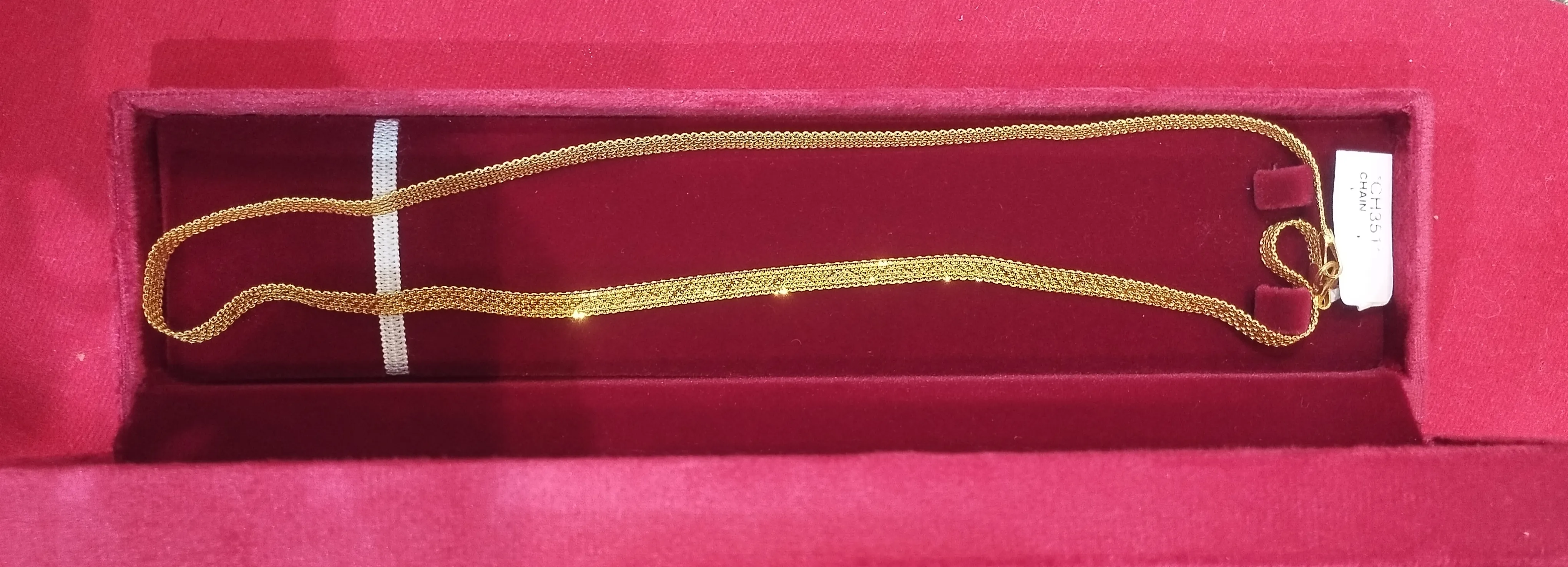 Gold Chain. view 2