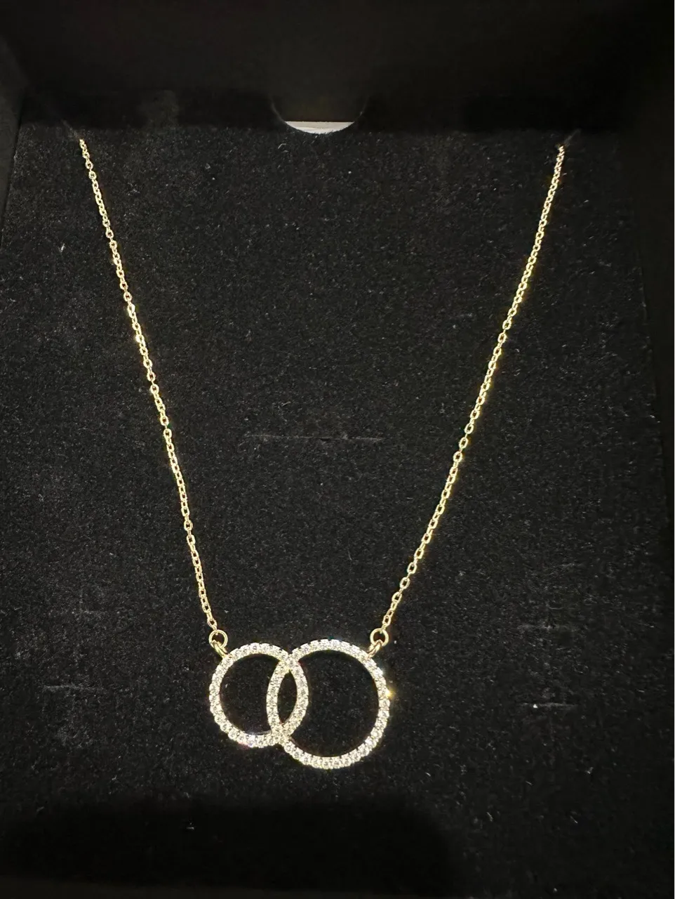 Eternal Circles Golden Necklace view 3
