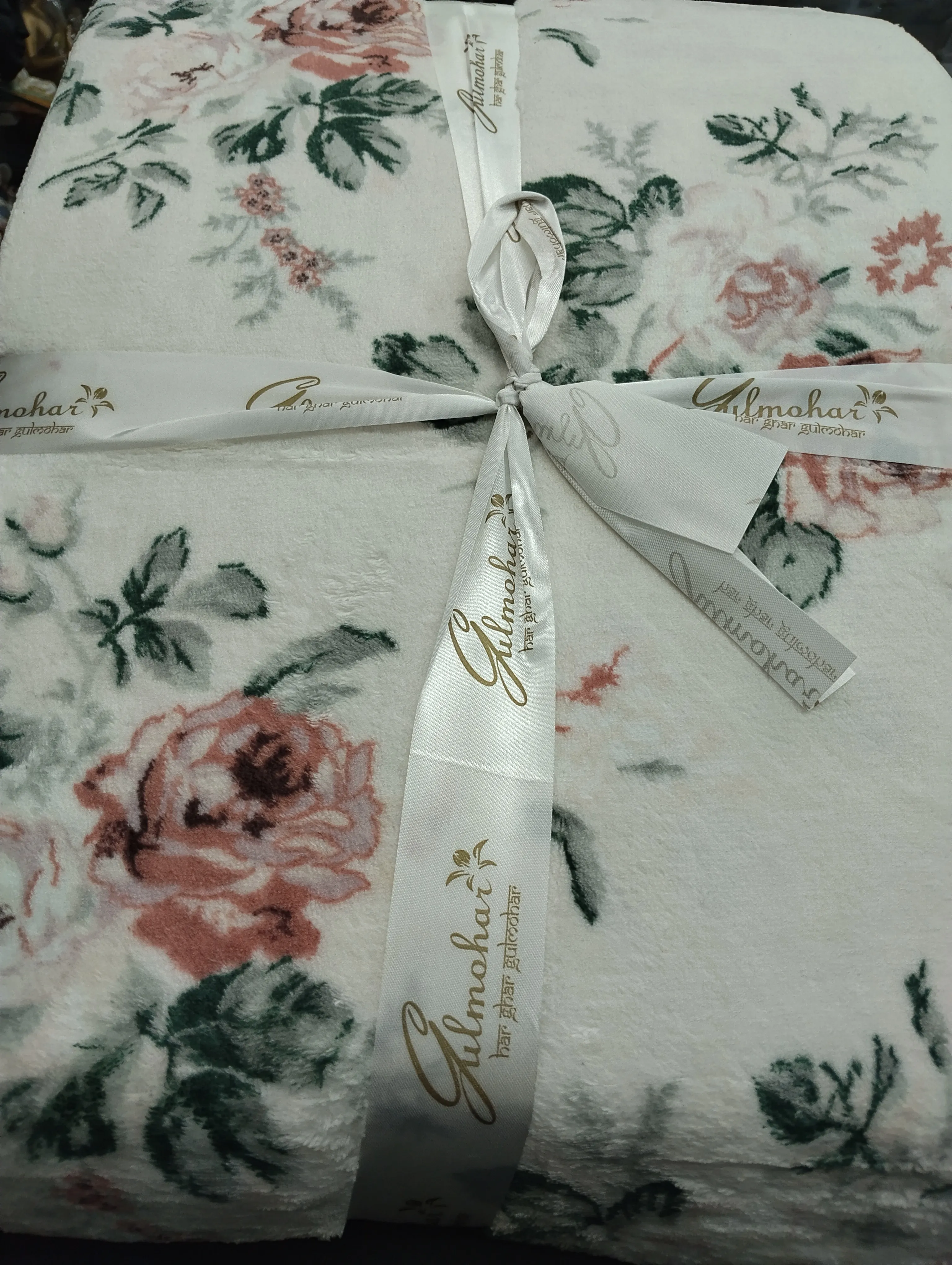 Almohar Floral Blanket view 2