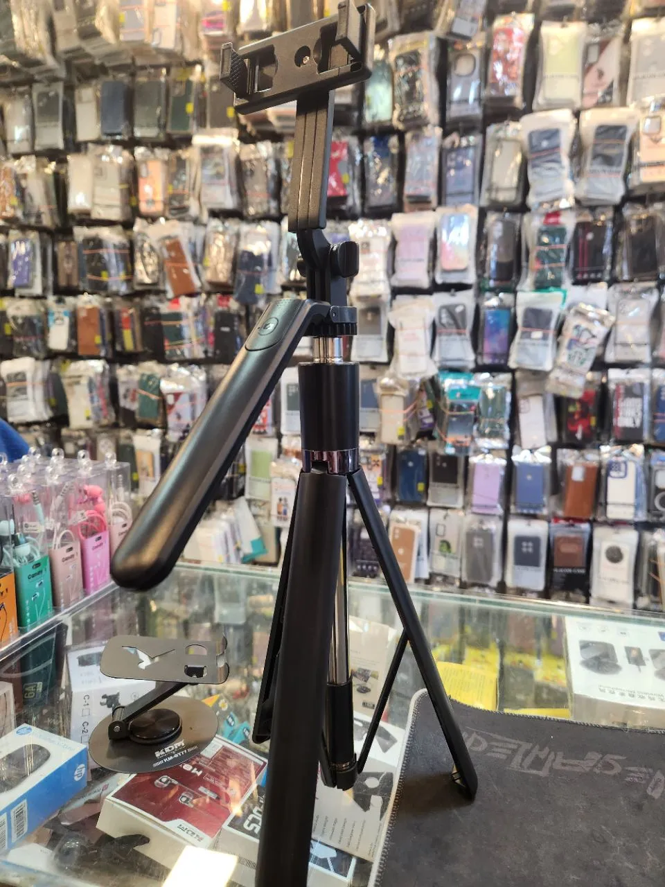 R16 Selfie Stick view 2