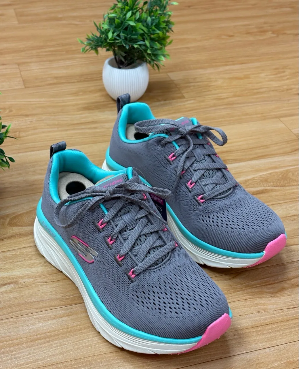 Skechers DLuxe Walker. view 3