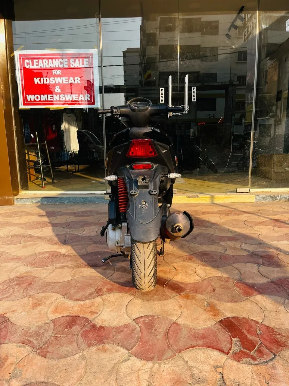 Aprilia SR 160/2022 Model view 5