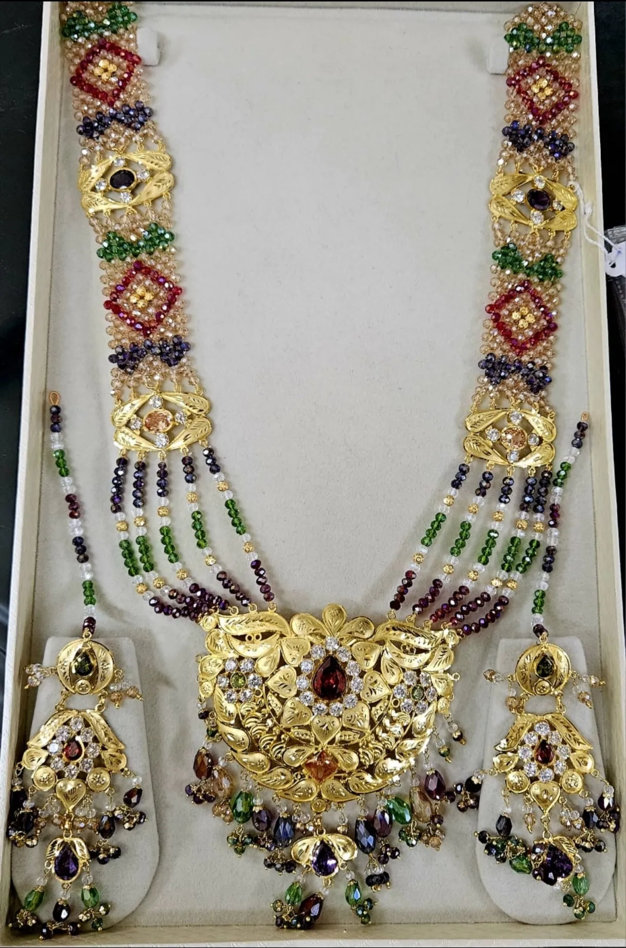 Traditional Set view 2
