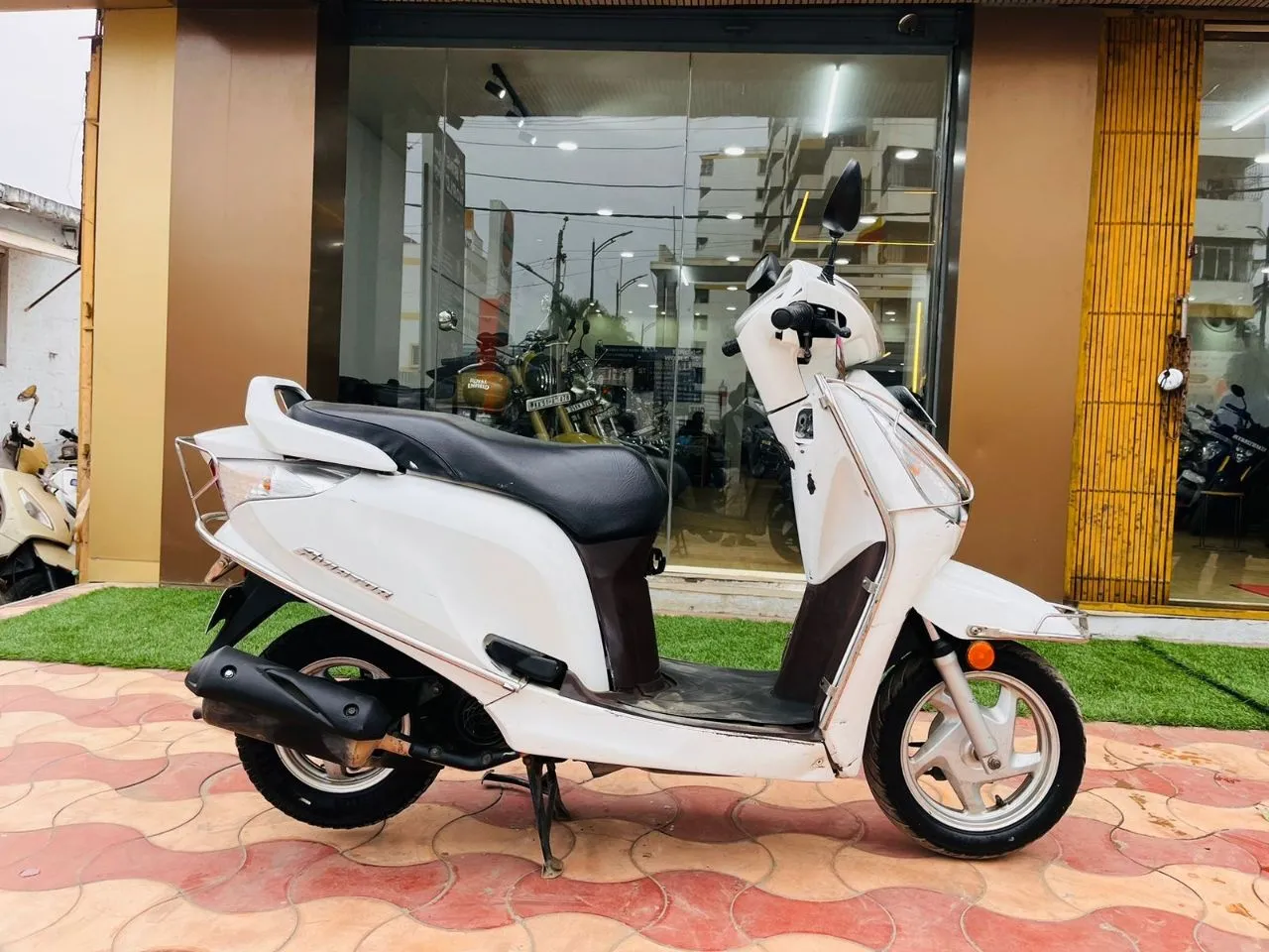 Aviator/2019 Model view 6