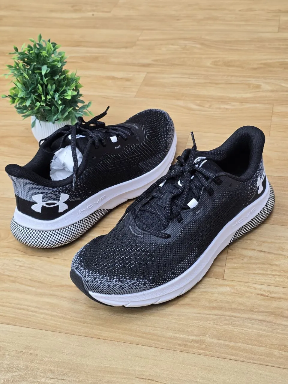 Under Armour HOVR Sonic view 2