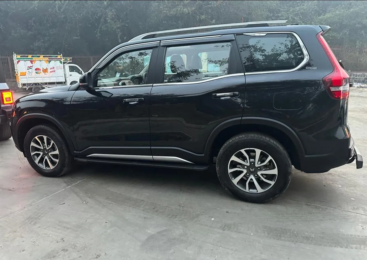 Mahindra Scorpio N Black 4×4 view 4
