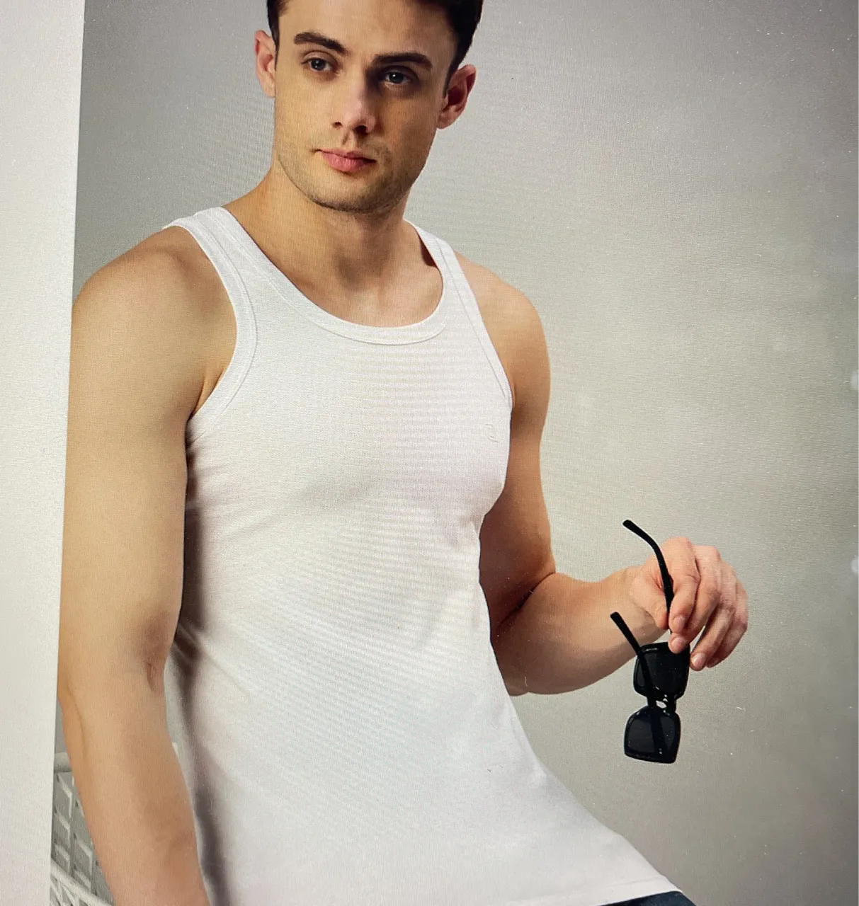 Zoiro Vest Round Neck view 2