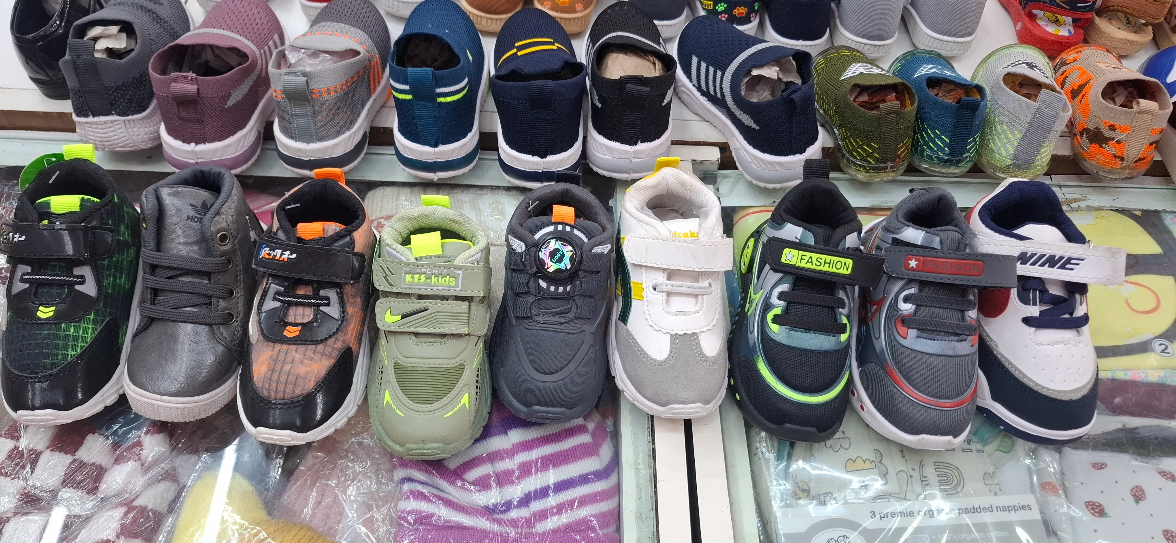 Kids Sports Shoes^ view 2