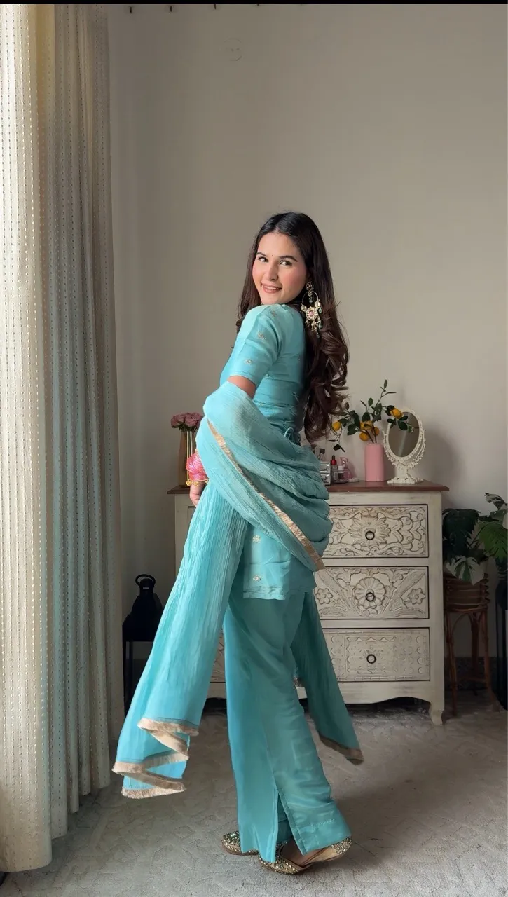 ‘Gulnoor’ Sky Blue view 3