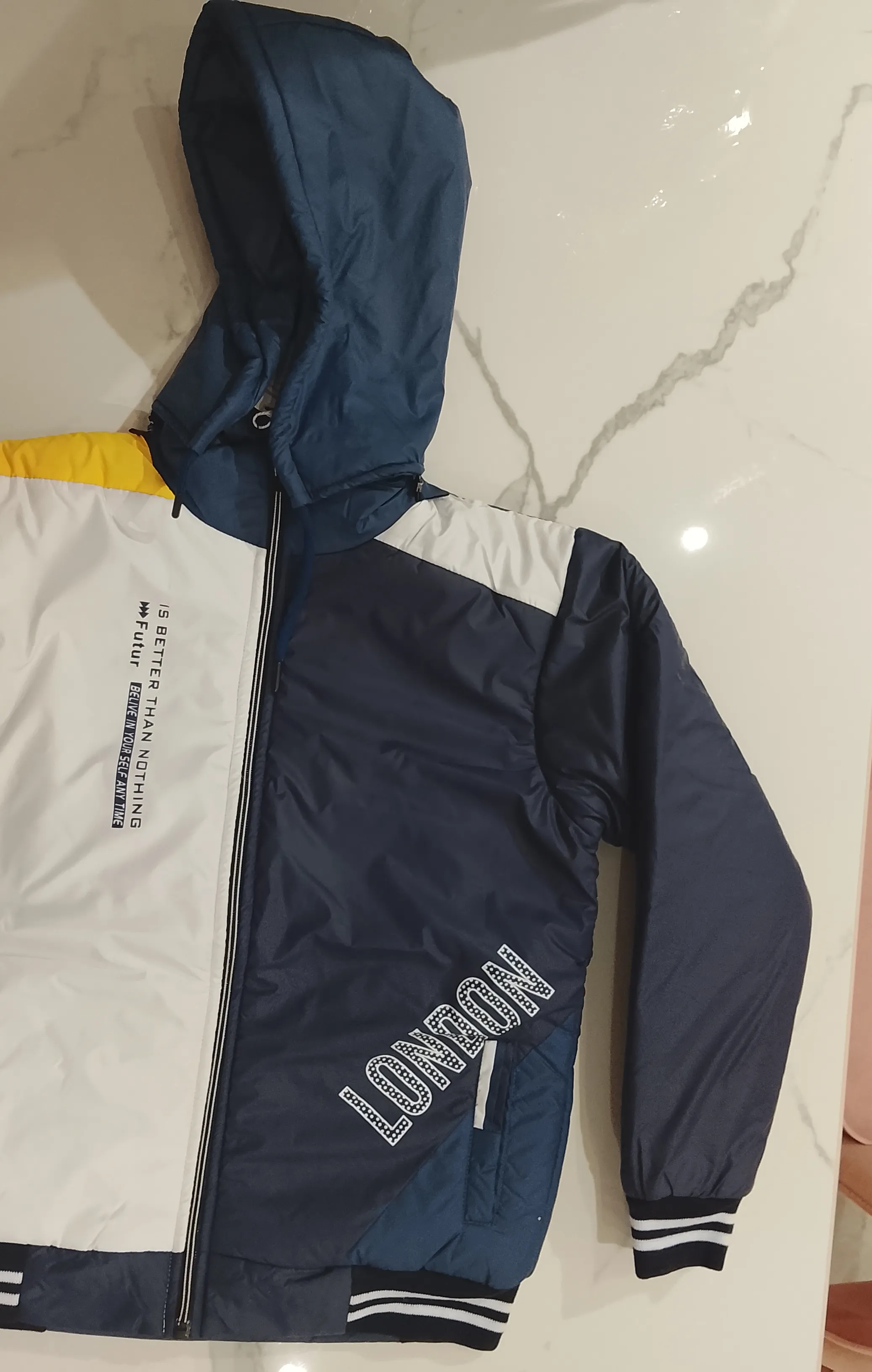 The Mirror Story Jacket 520 view 3