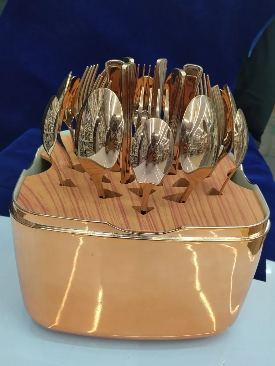 Decorative Cutlery Set Gold N Silver view 4