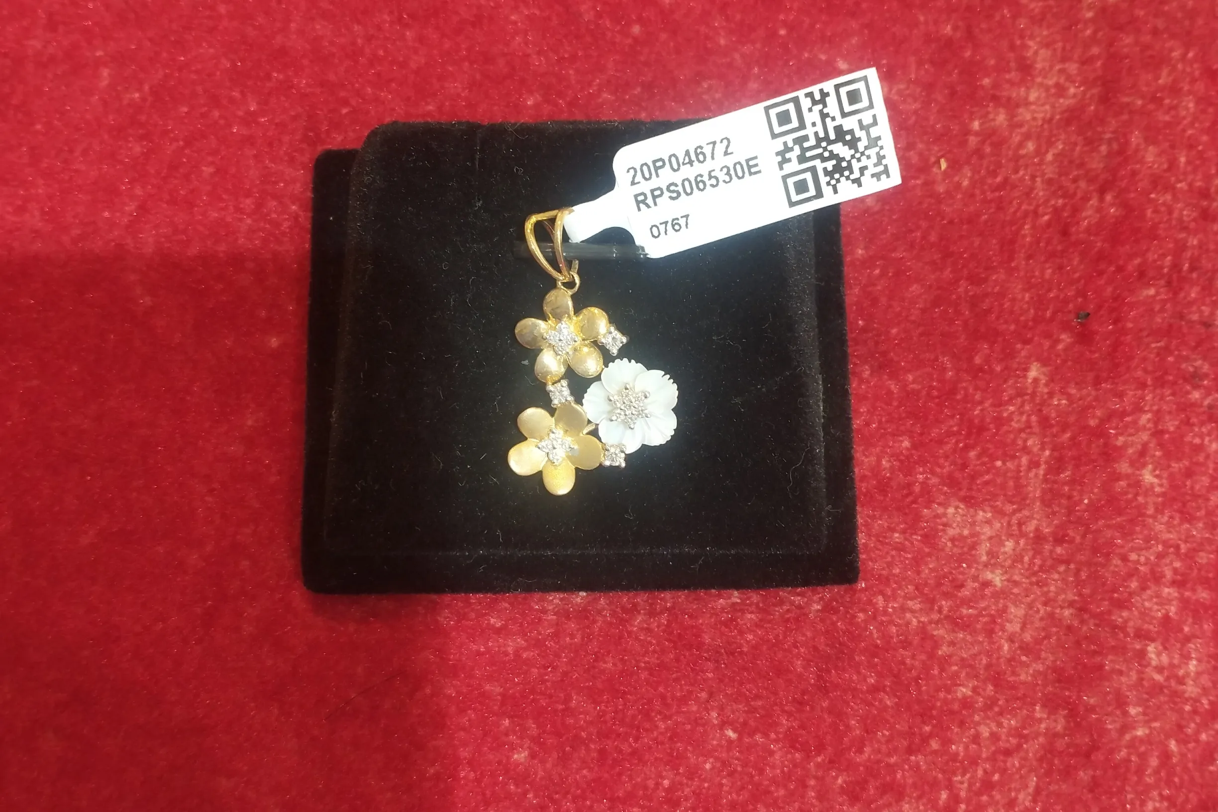 Floral Gold and White Pendant view 2