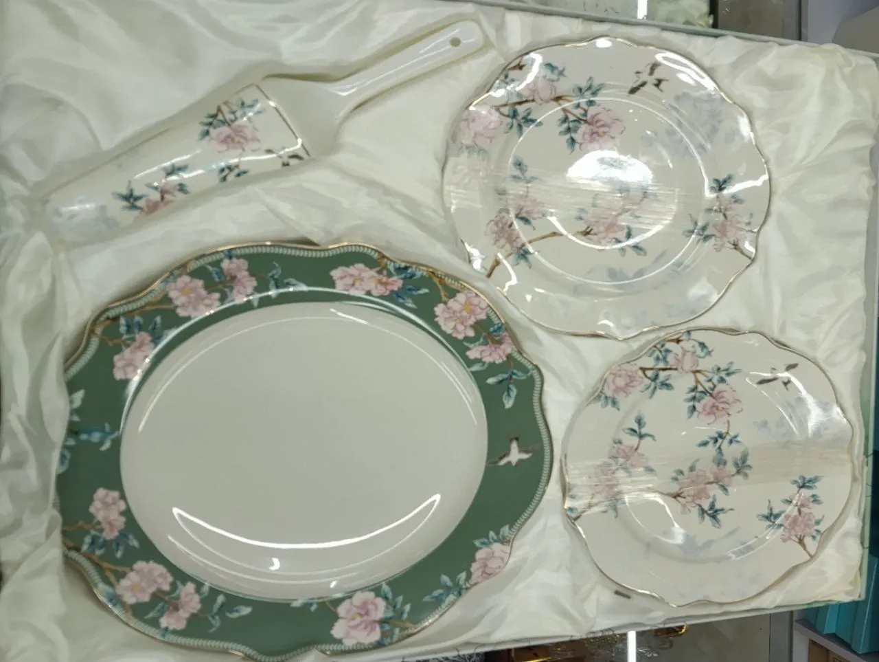 Floral Porcelain Pudding Set view 2