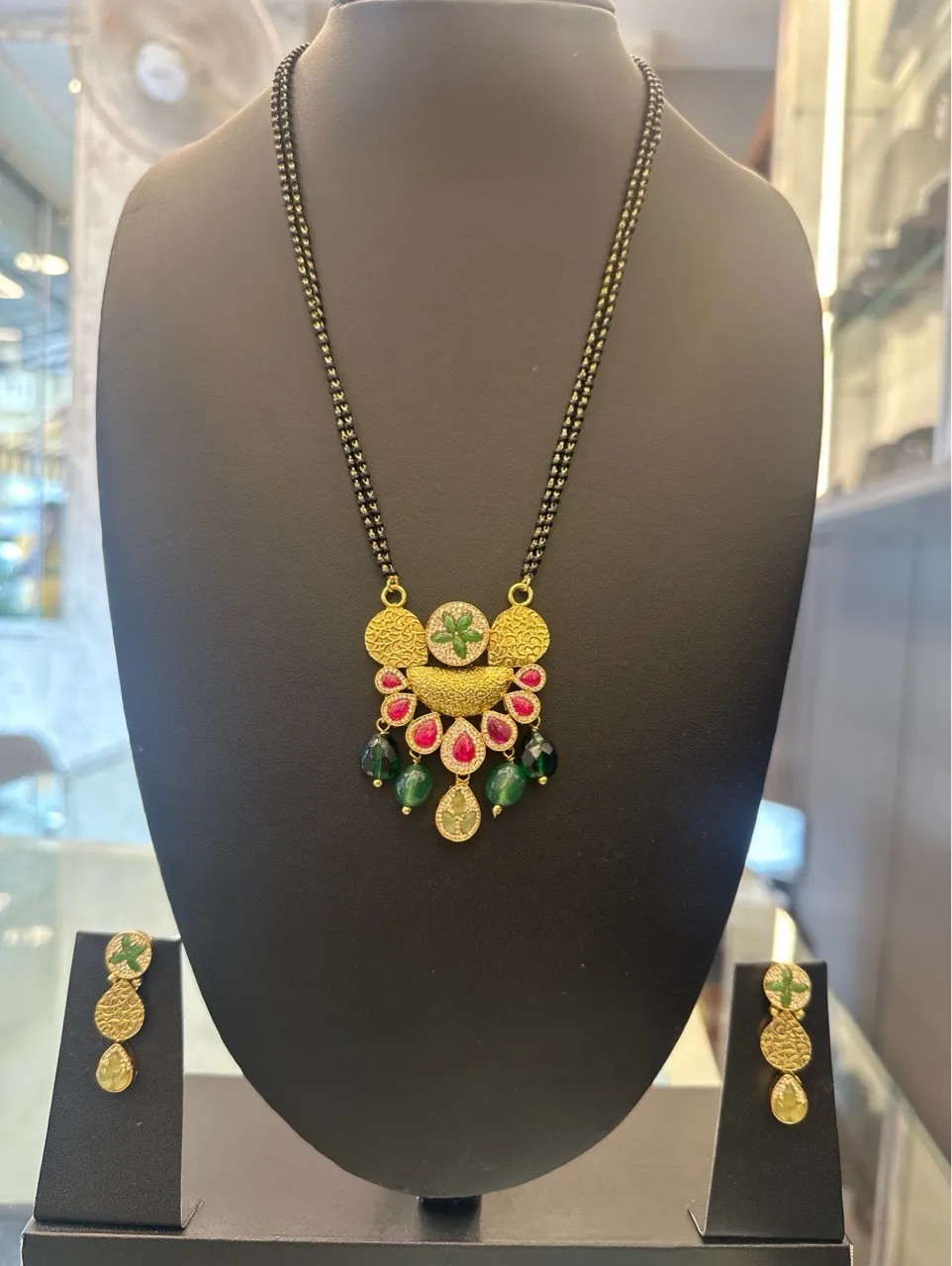 Mangalsutra Fusion Jewellery Set view 5