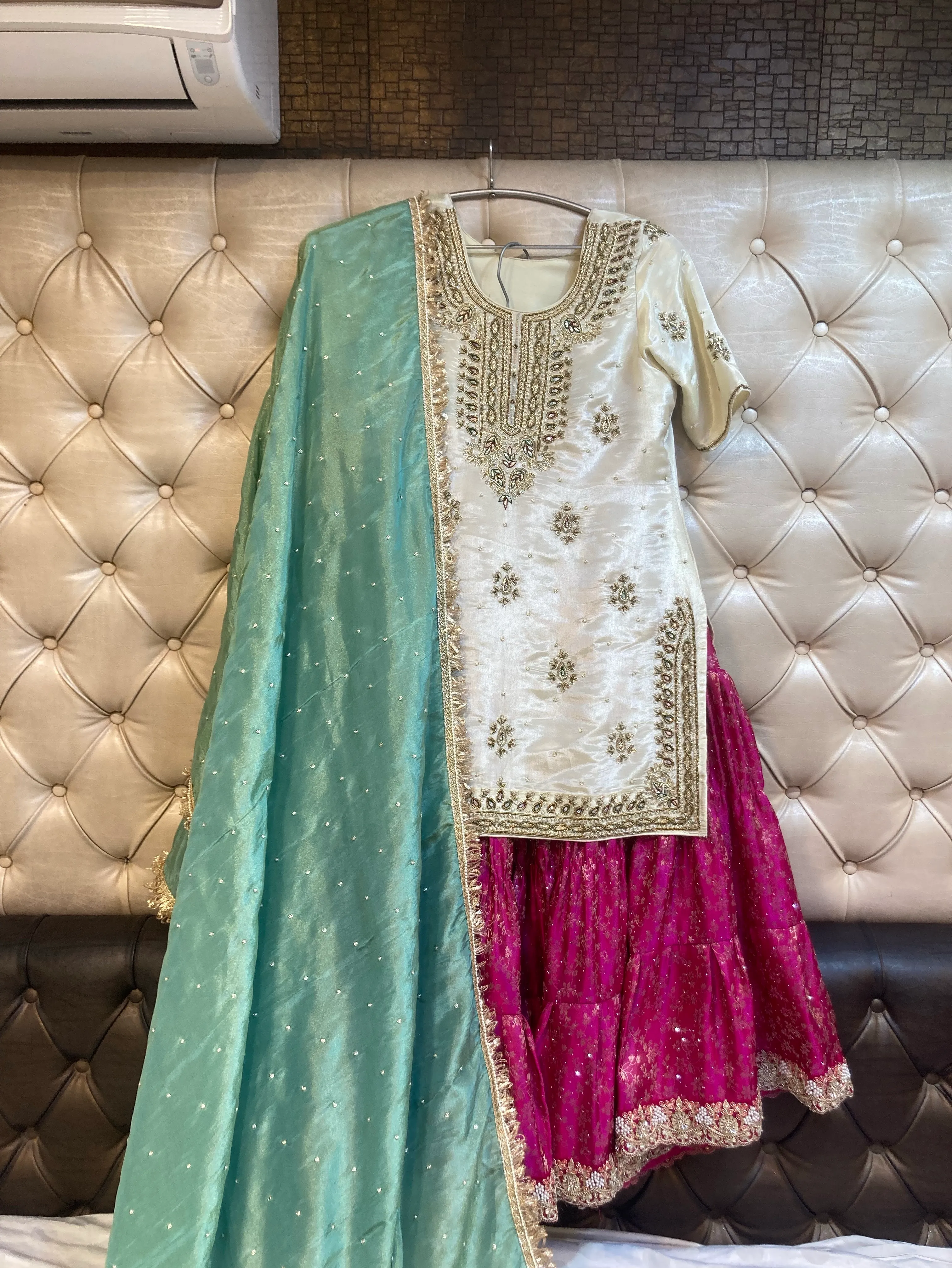 Traditional Farshi Garara view 2