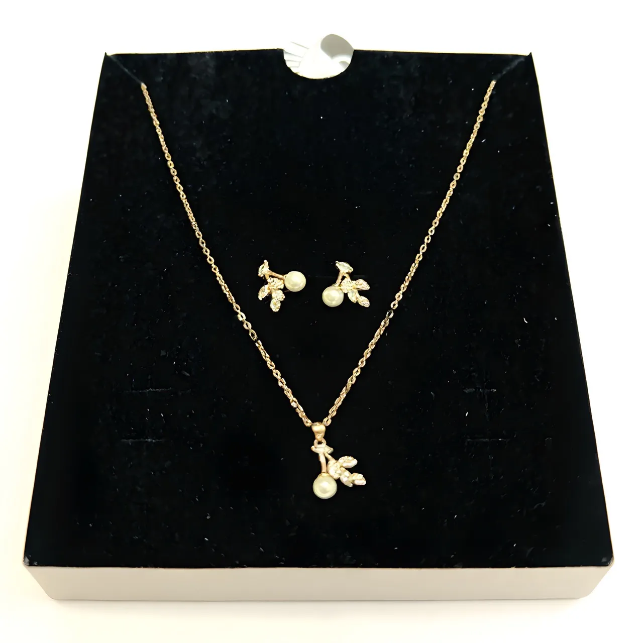 Elegance Pearl Necklace Set view 2