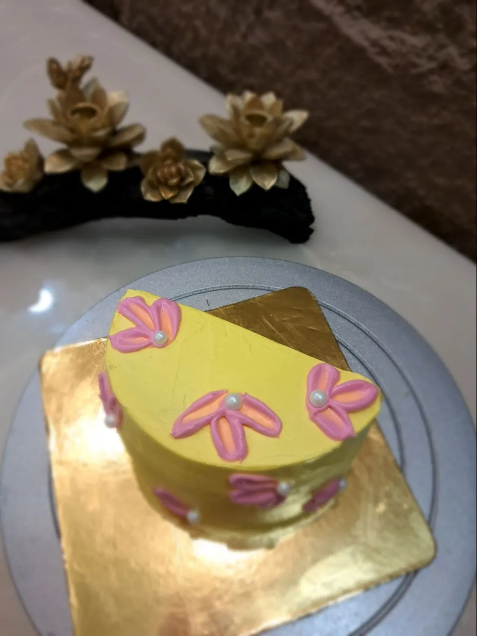 Lemon Mousse Cake Half Kg view 2