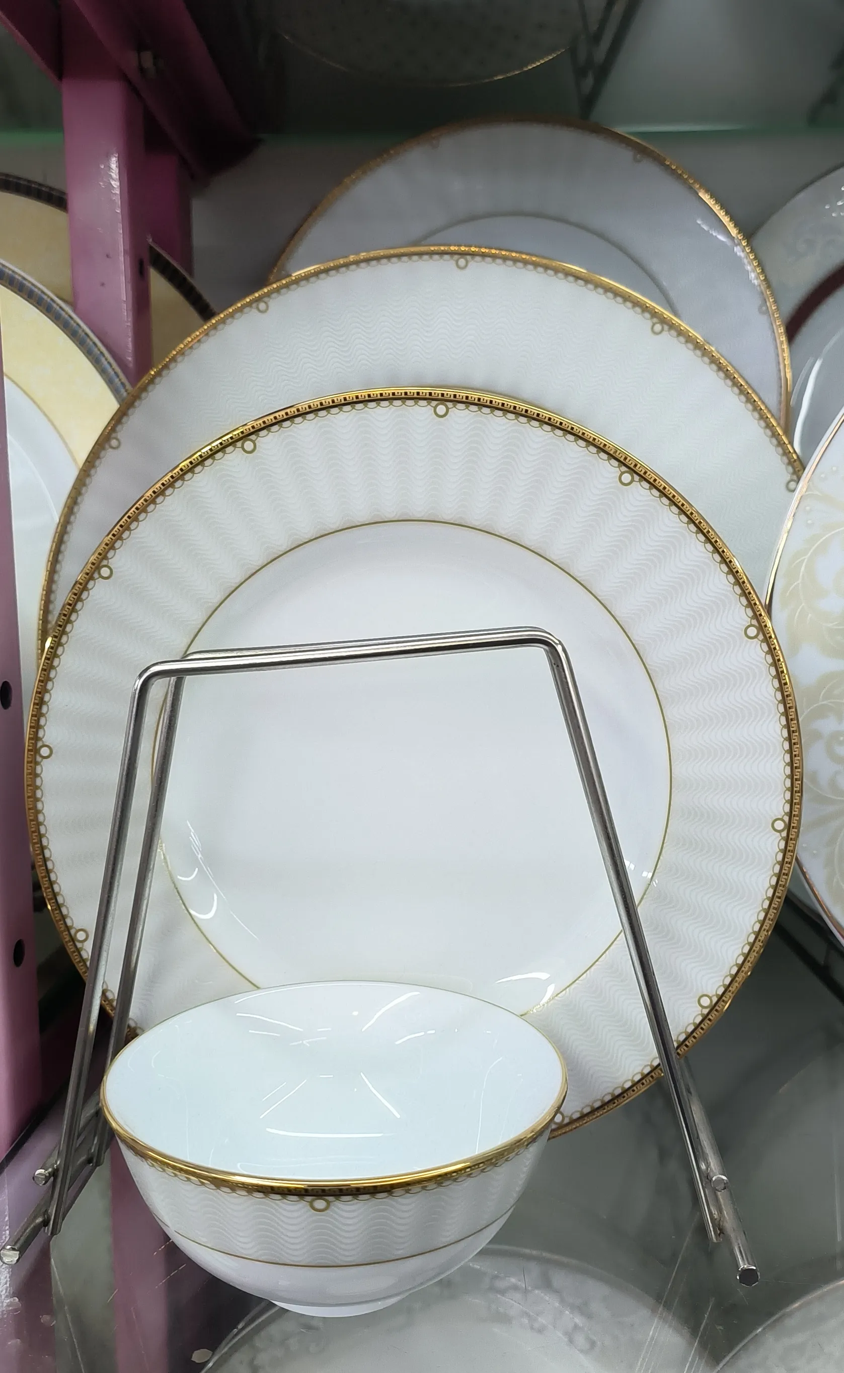 Noritaki 21-Piece Dinner Set view 2