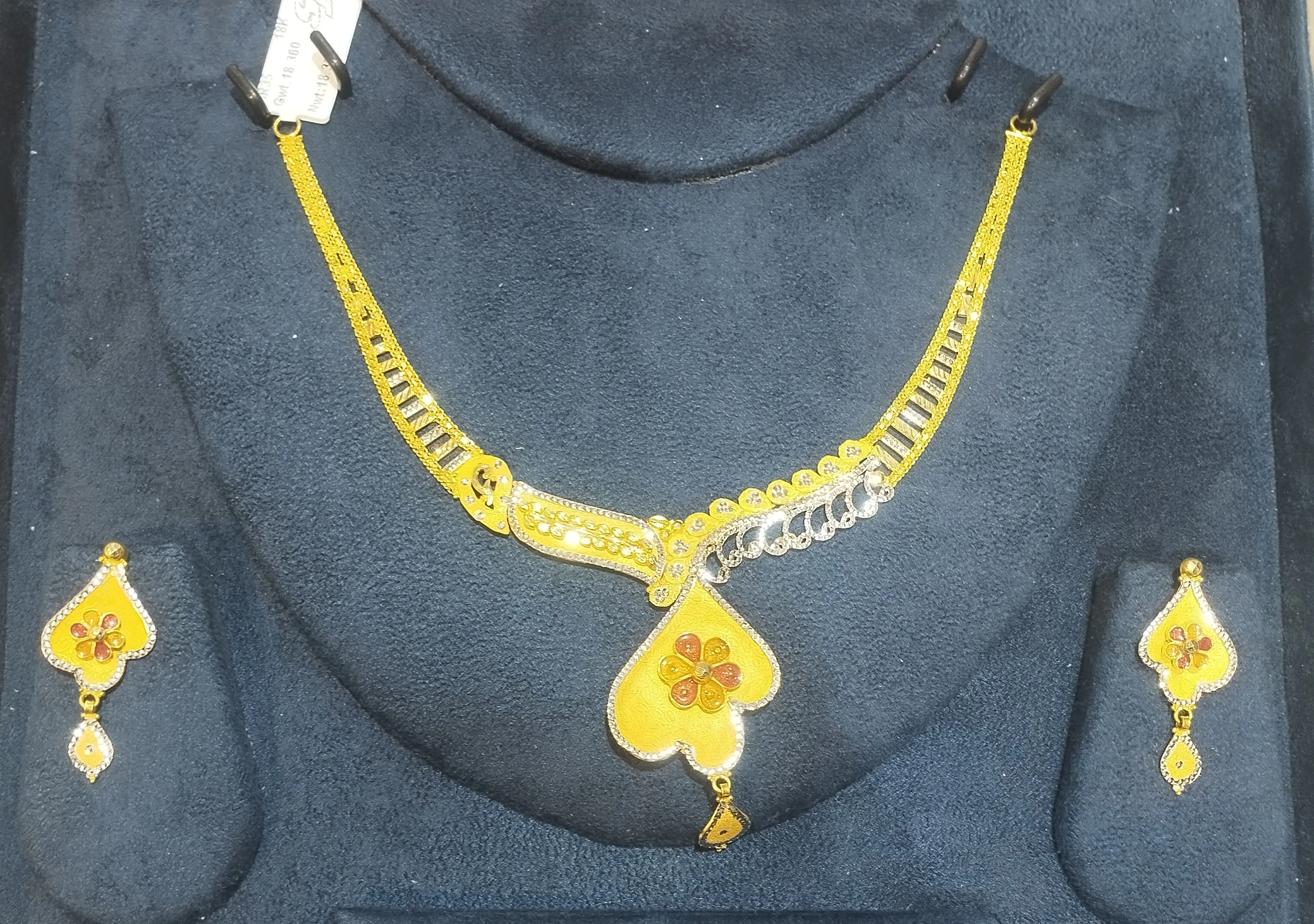 Gold Necklace Set 18k view 2